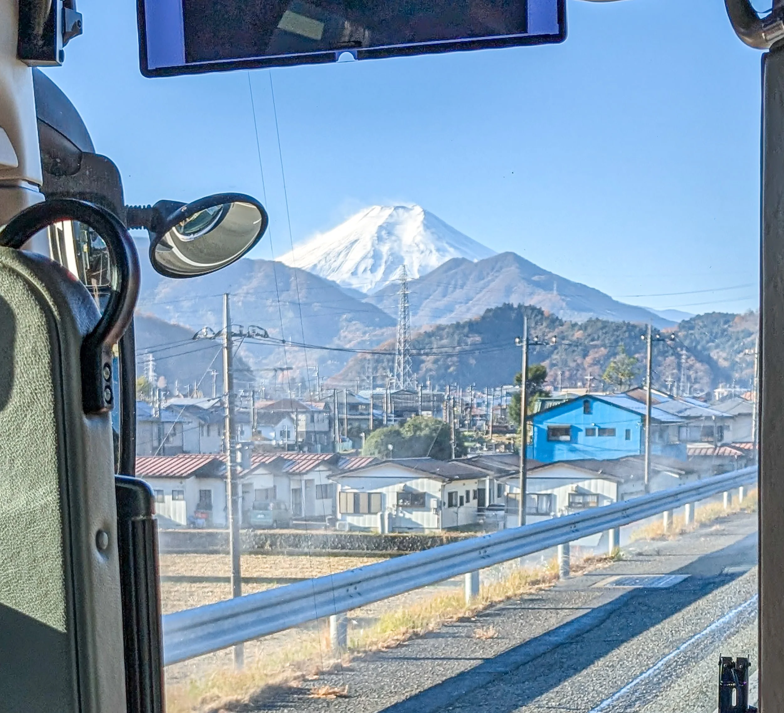 PXL_20251127_233427845_mount-fuji-from-the-bus.jpg