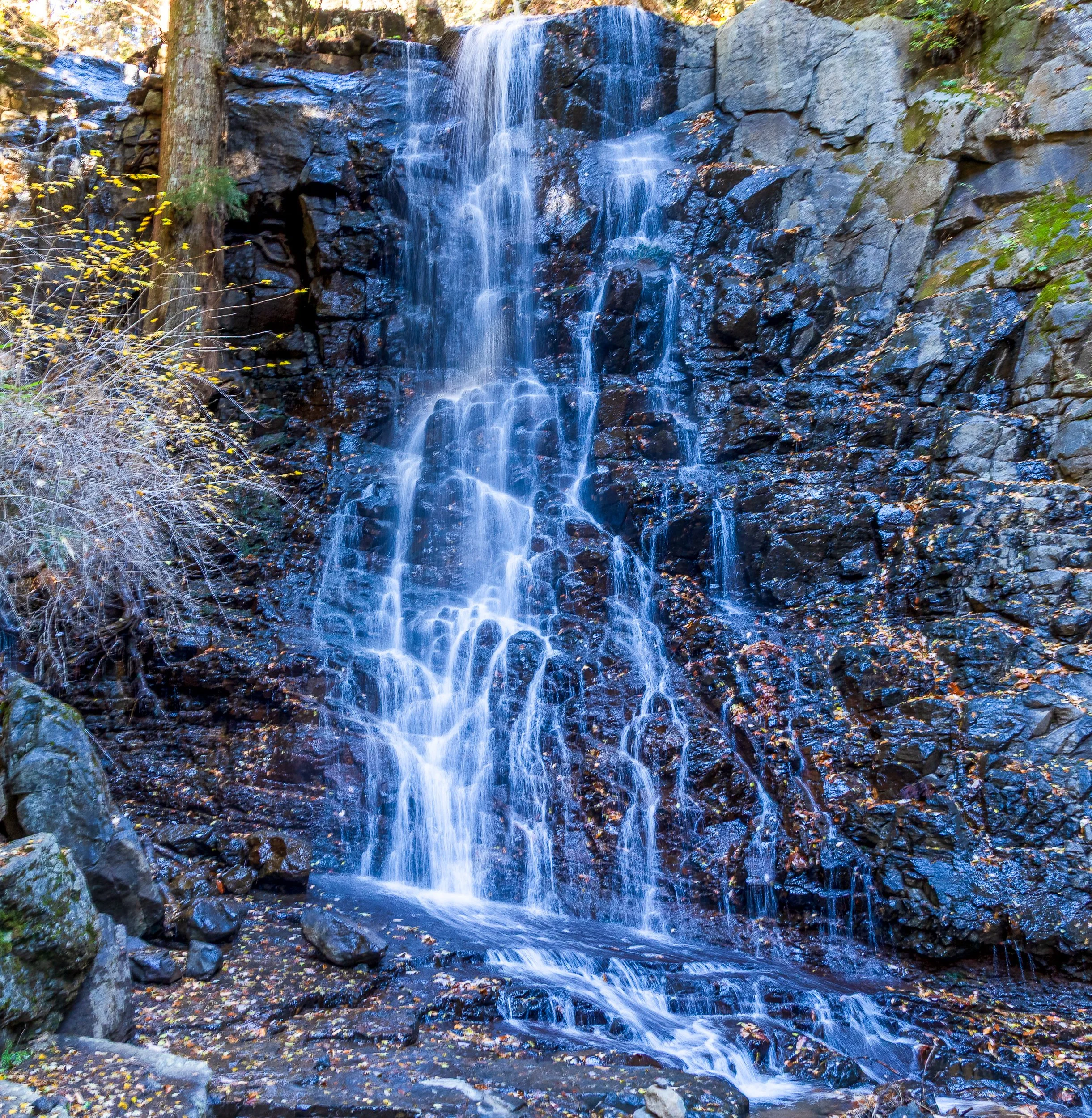 F19A2756_haha-no-shirataki-waterfall.jpg