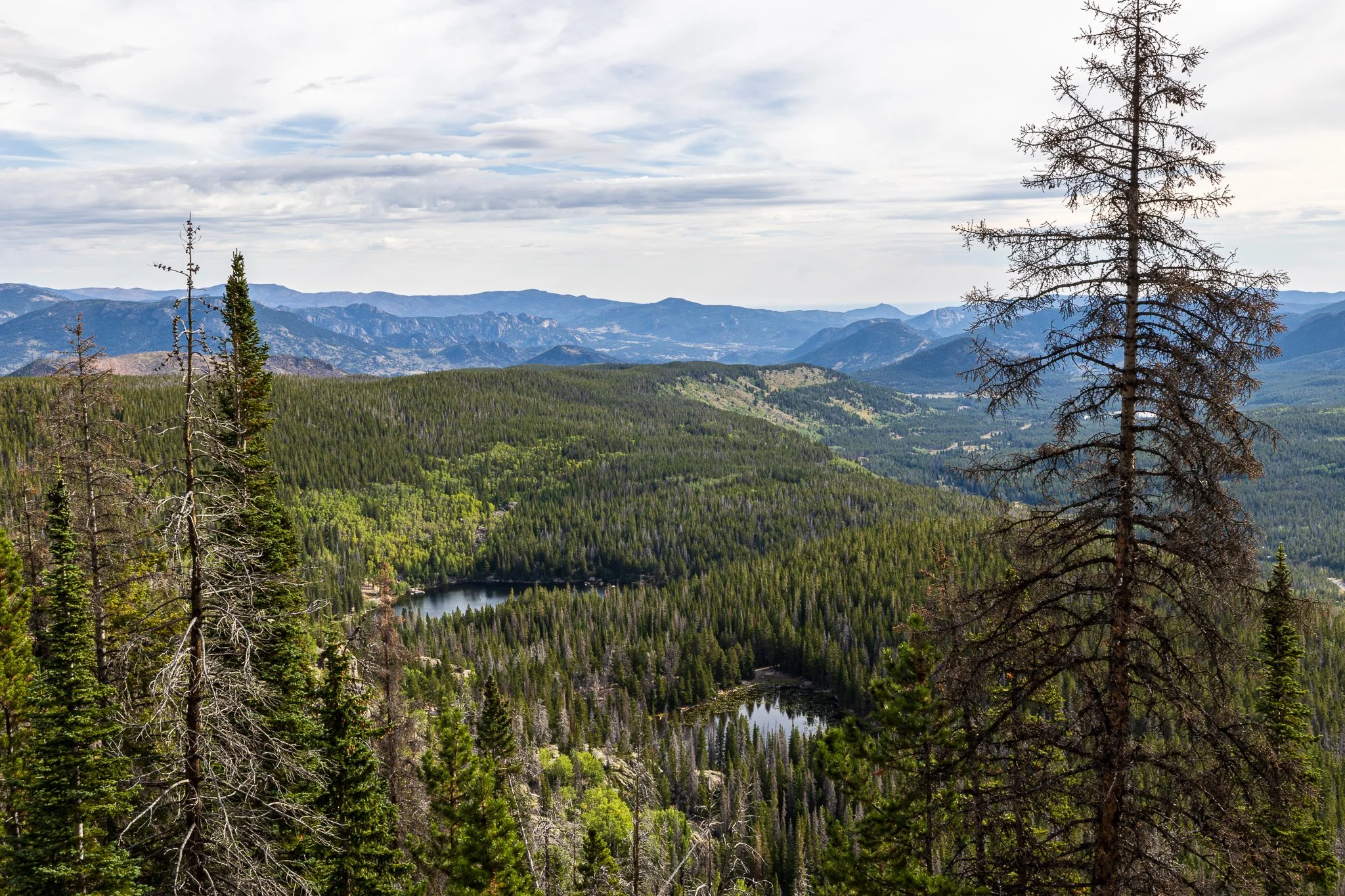 F19A0512_descent-from-emerald-lake.jpg