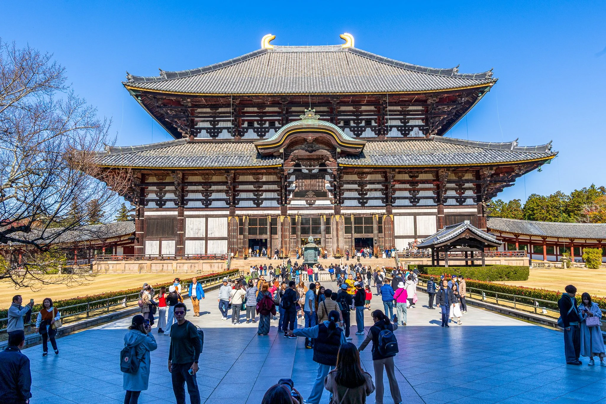the Great Buddha Hall of the Tōdai-ji temple complex 