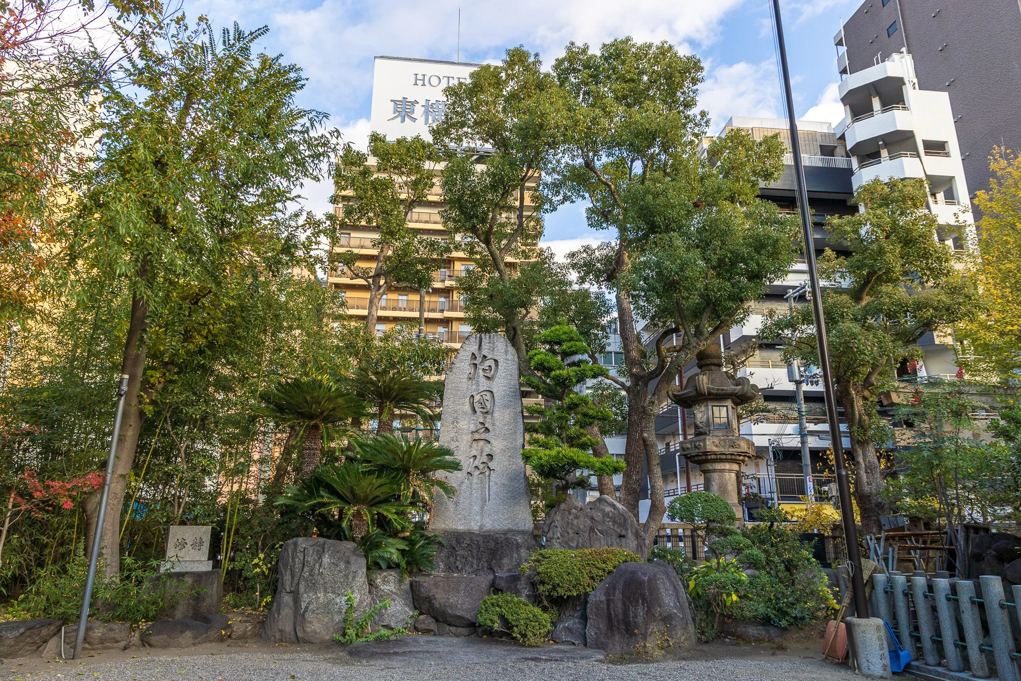 F19A5574_namba-yasaka-jinja.jpg