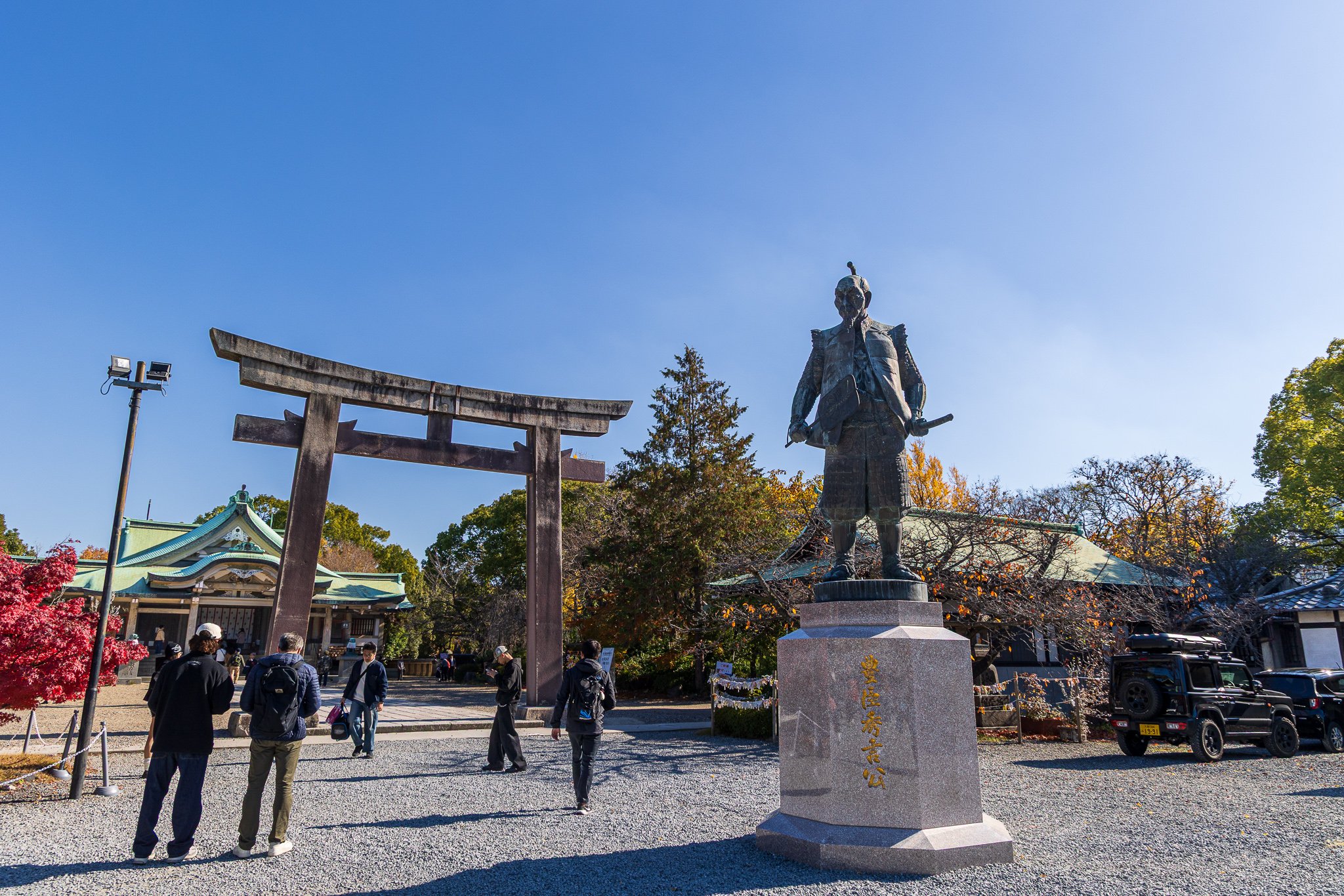 Toyotomi Hideyoshi statue at the Hokoku Shrine
