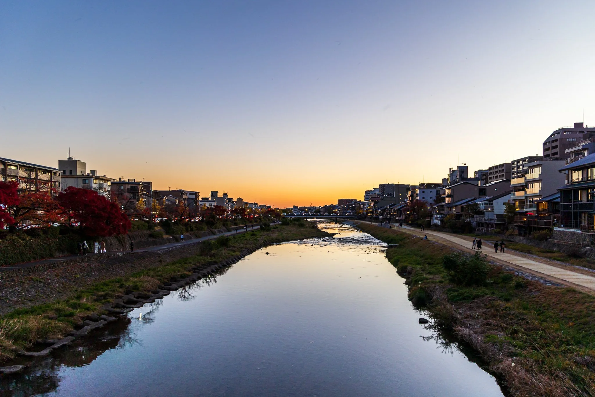 F19A3093_sunset-kamo-river.jpg