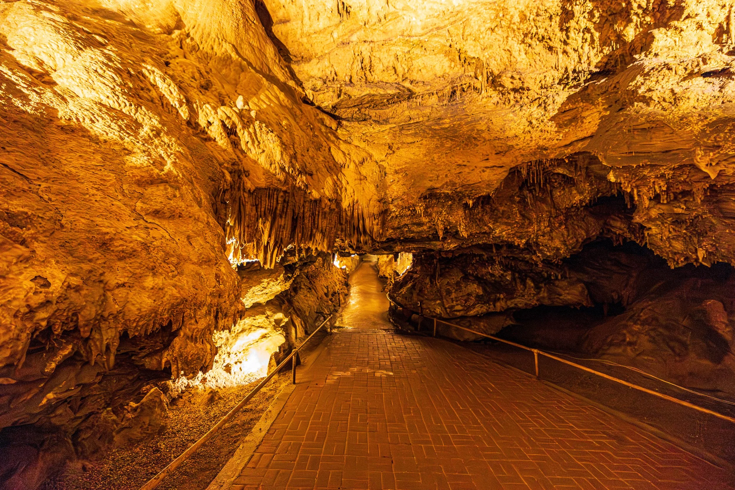 F19A9752_luray-caverns.jpg