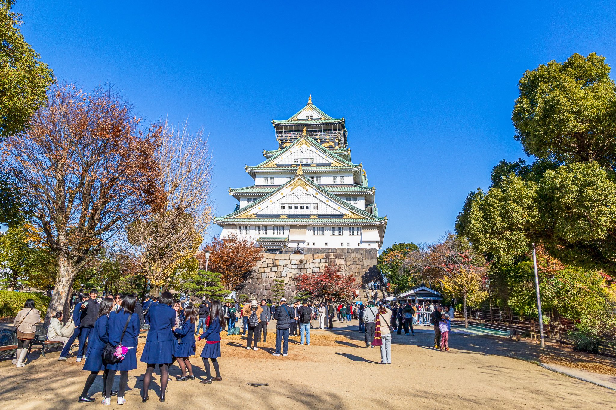 F19A5710-Edit_osaka-castle.jpg