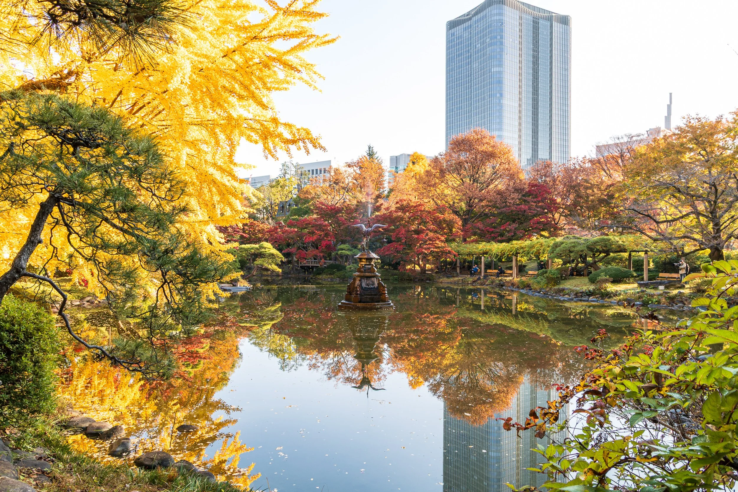 Kumogata Pond with the crane fountain