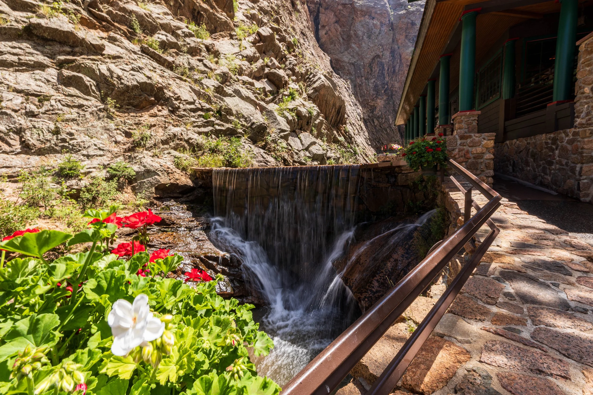 F19A2936_broadmoor-seven-falls.jpg