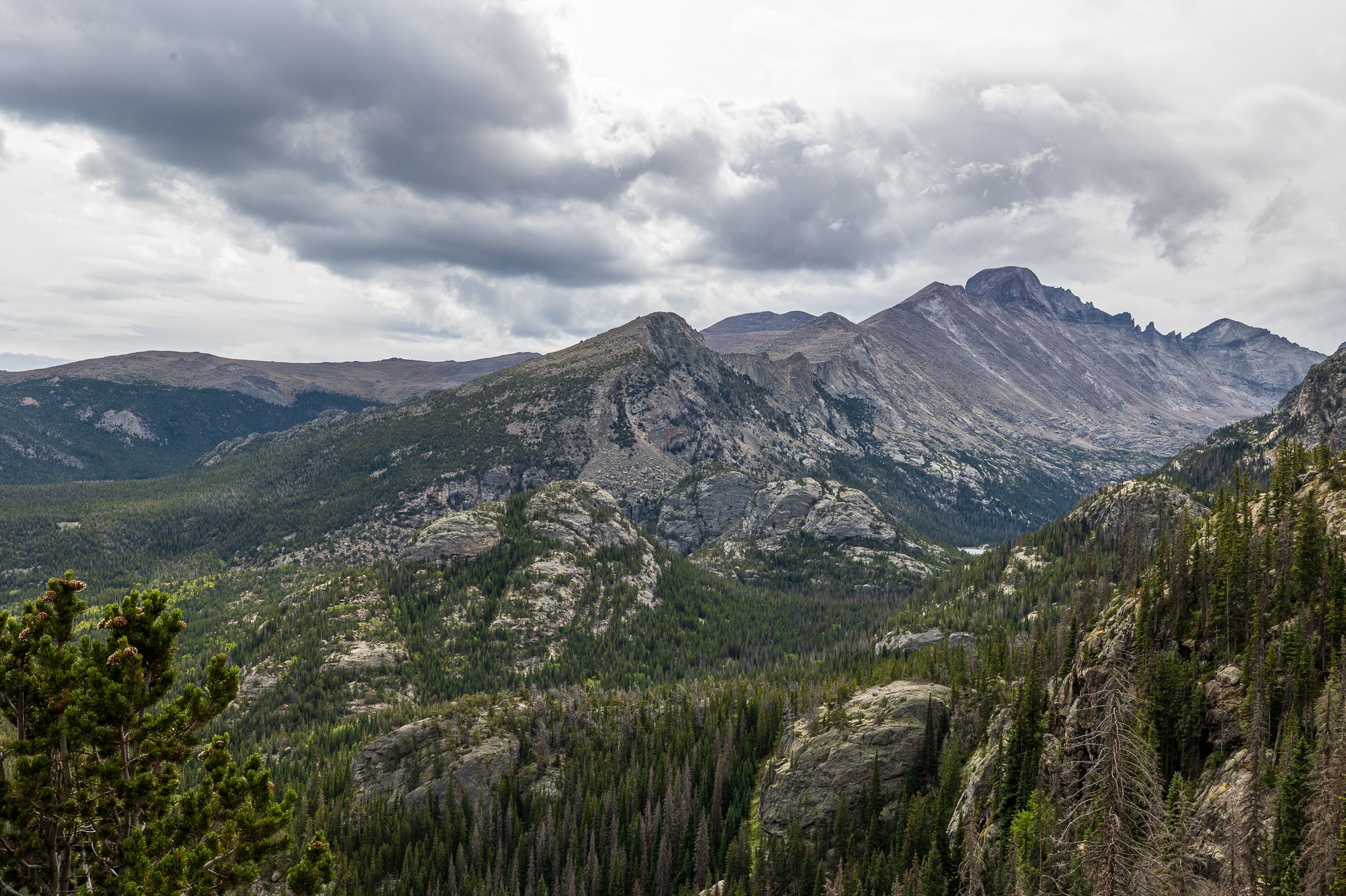 F19A0569-descent-from-lake-haiyaha.jpg