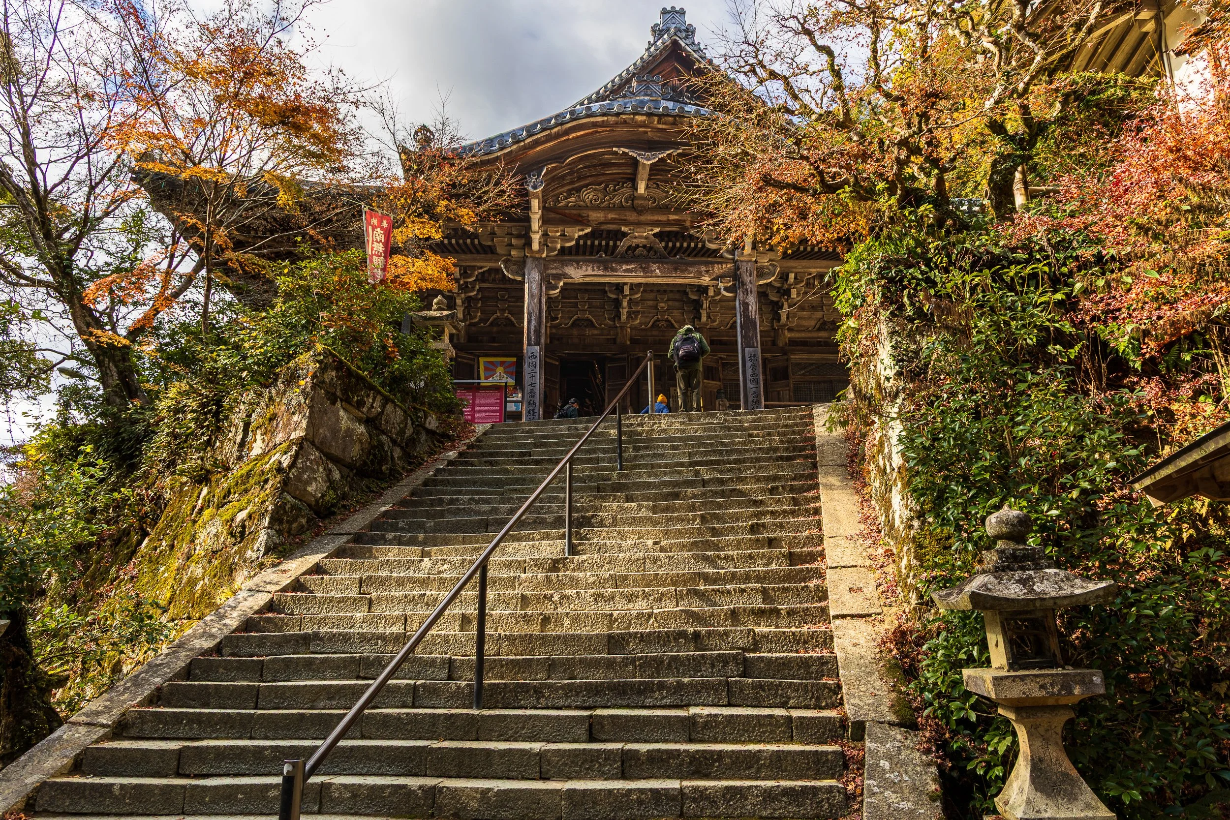 Maniden Main Hall (Nyoirindō)