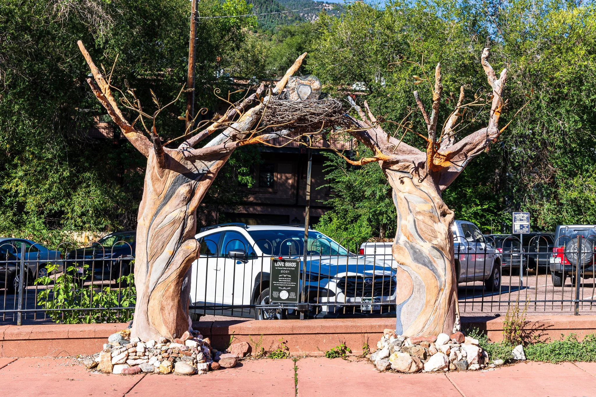 F19A9366_manitou-springs-love-birds.jpg
