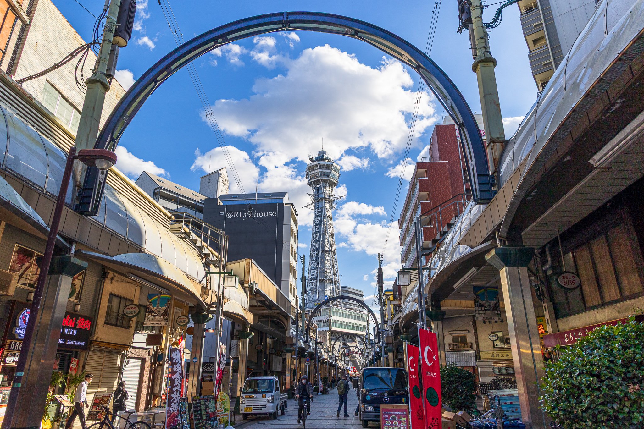 F19A5538_ shinsekai.jpg