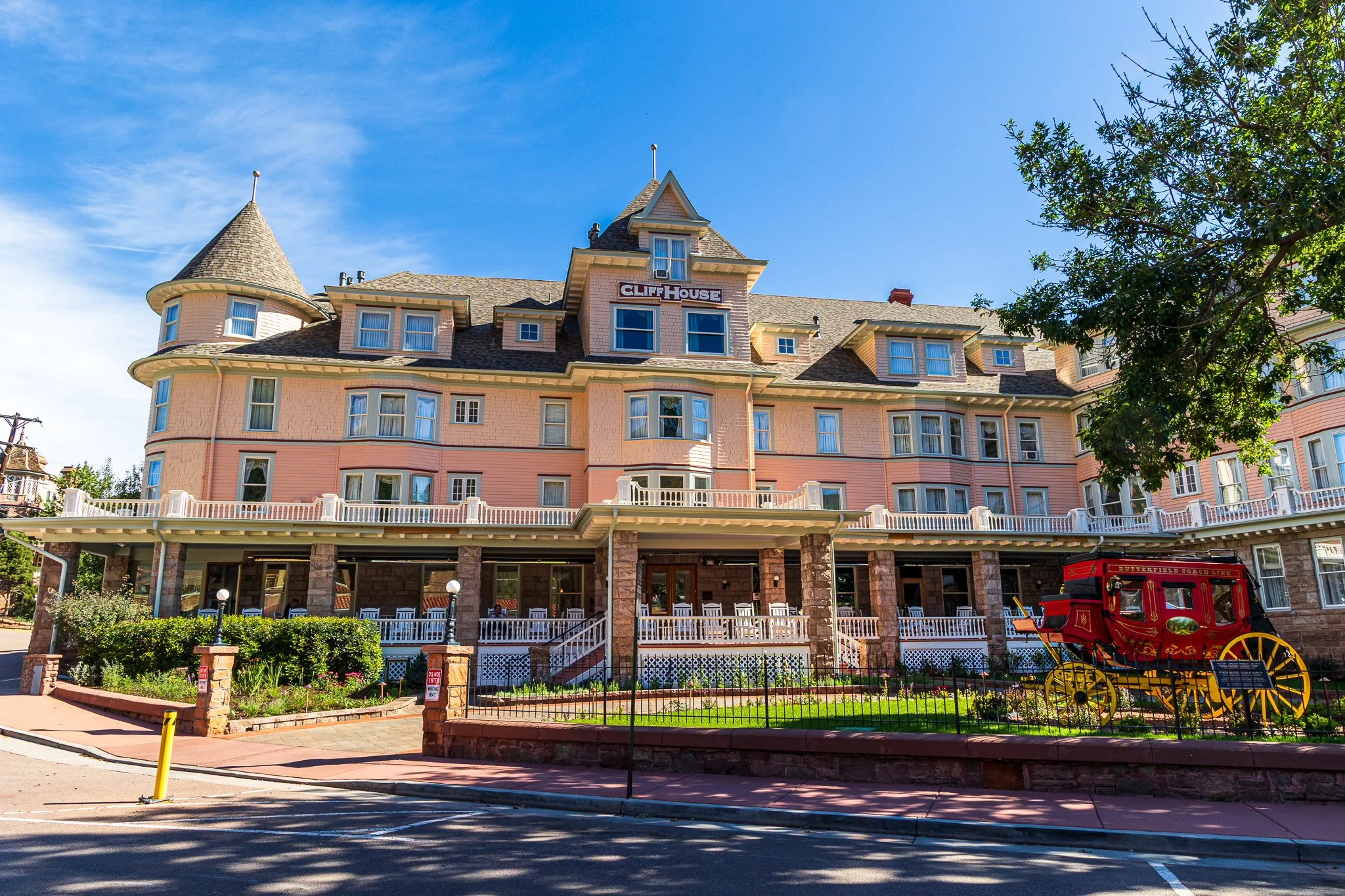F19A9390_the-cliff-house-at-pikes-peak.jpg