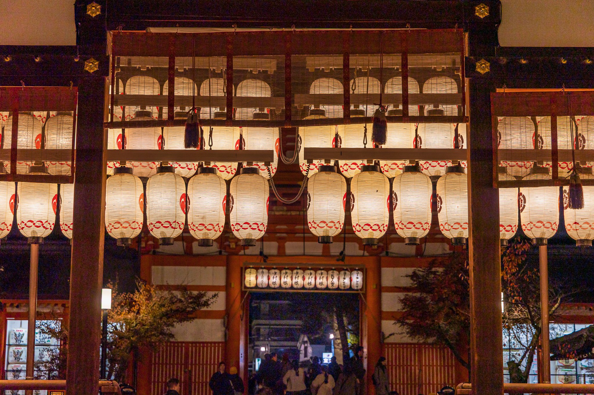 F19A3193_yasaka-shrine.jpg