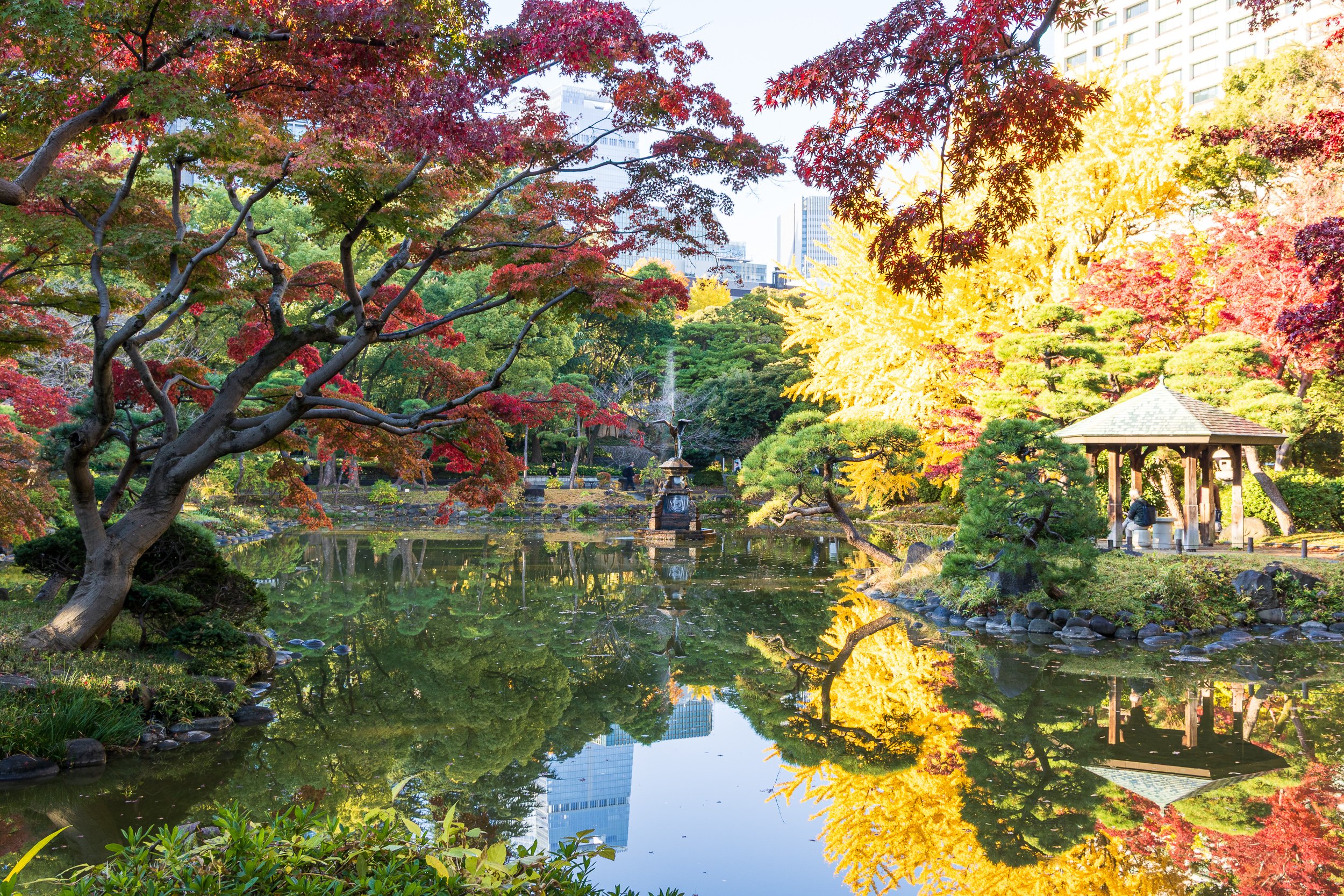 Kumogata Pond with the crane fountain