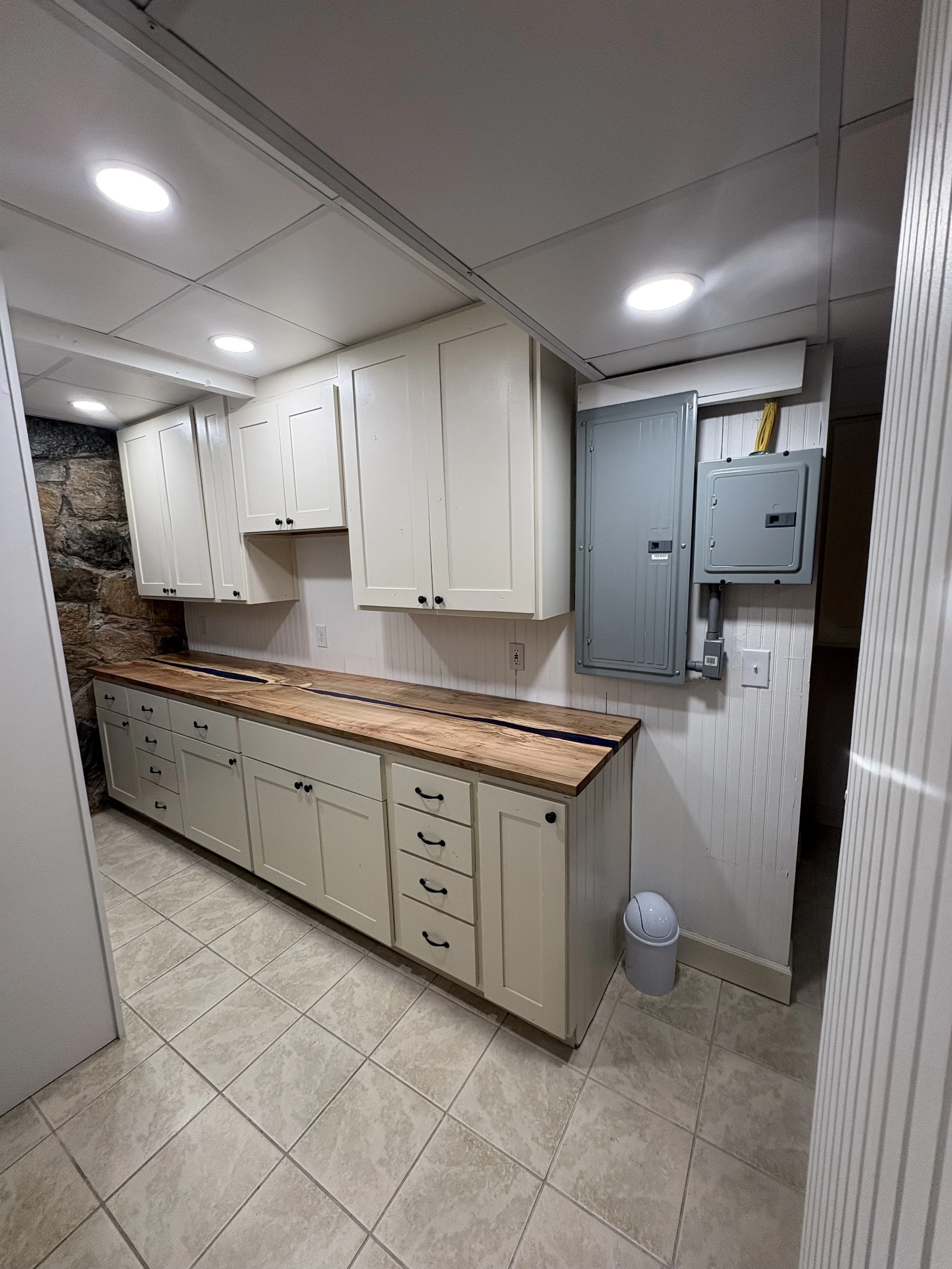 Maple and epoxy countertop