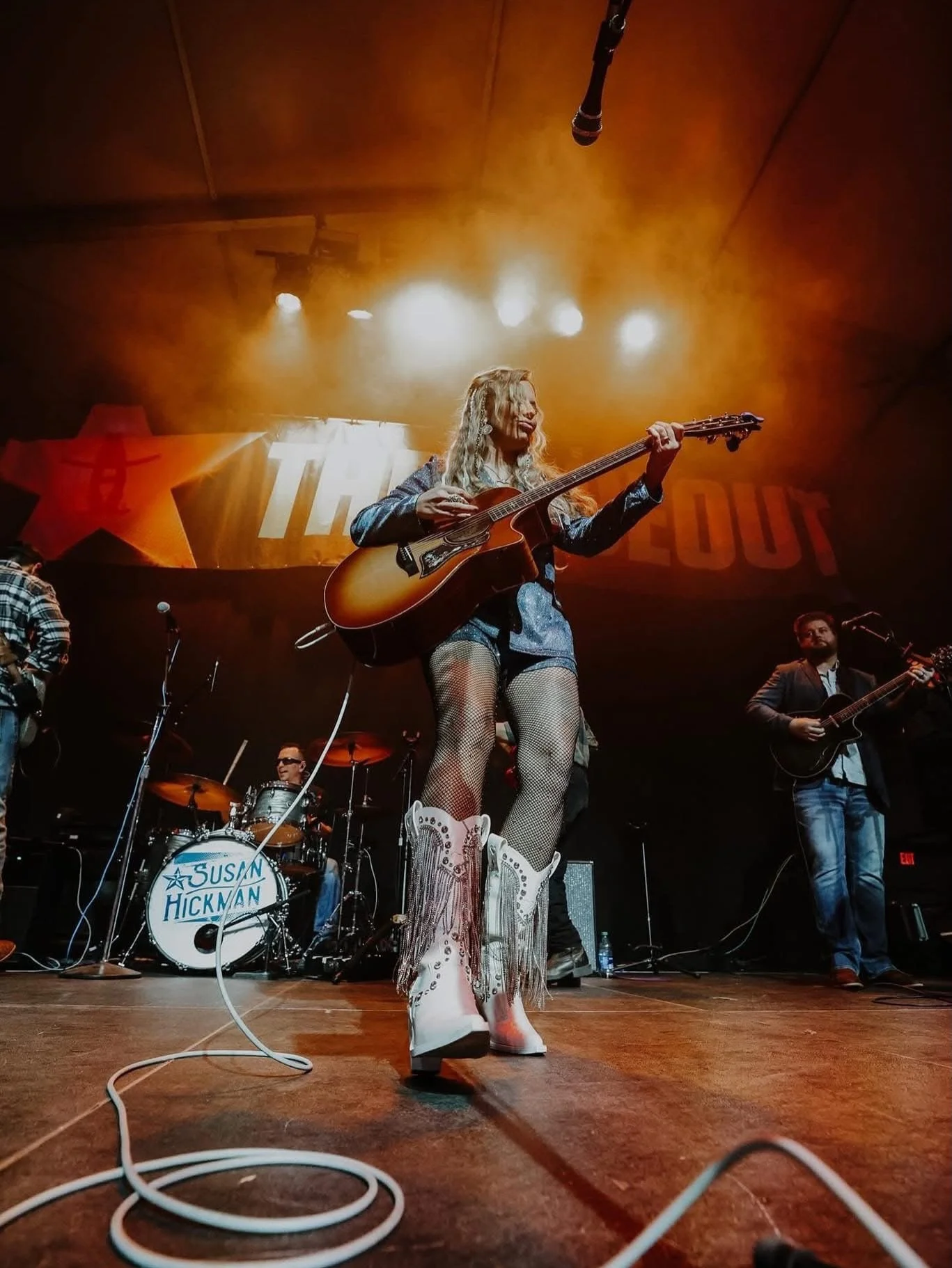 BIG HAPPENINGS THIS WEEK HERE AT DANS!!
💥💥💥💥💥💥
Tuesday: Every Tuesday is our open jam w @lshawnallen 

Wednesday: Whiskey Wednesday w @ralphieandthercs + @jamescaronna 
🤠🤠🤠🤠

Thursday: @ignescentmusic + @drown.htx 
🤘🏻🤘🏻🤘🏻🤘🏻

Friday: