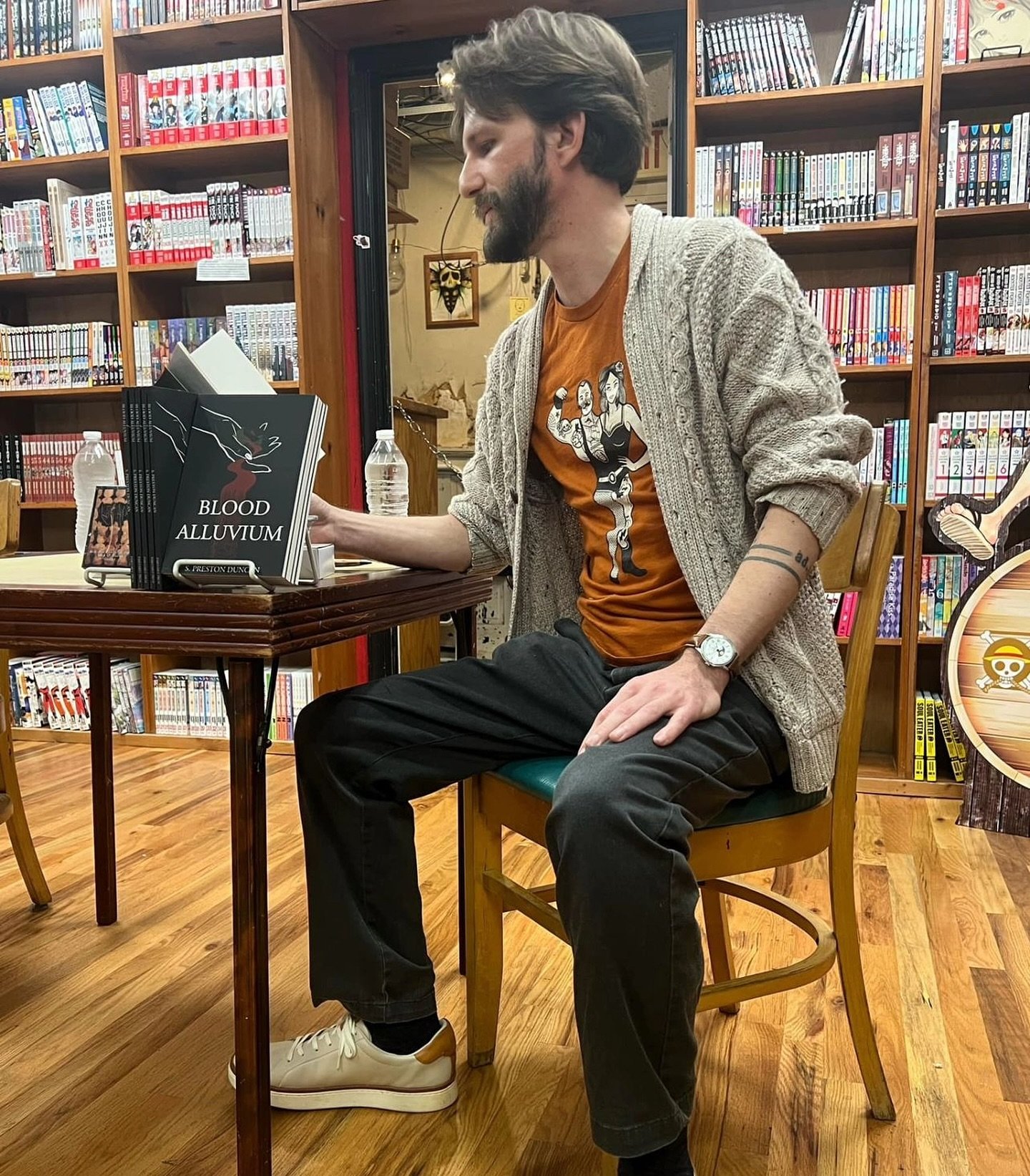 Some fantastic shots of poet extraordinaire @sprestonduncan from last night&rsquo;s book launch at @shelflifebooksrva !
BLOOD ALLUVIUM is available now wherever books are sold! You can also grab your very own from the link in our bio!

#booklaunch #p