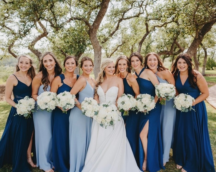 Creating unforgettable memories with the best squad around 💙

Hair by LUX artist - @hairandmakeup_smh
Makeup by LUX artist - @andreacolliermakeup
Additional hair + makeup by LUX artist - @palomaloya08
Venue - @canyonwoodridge
Photographer - @twopair