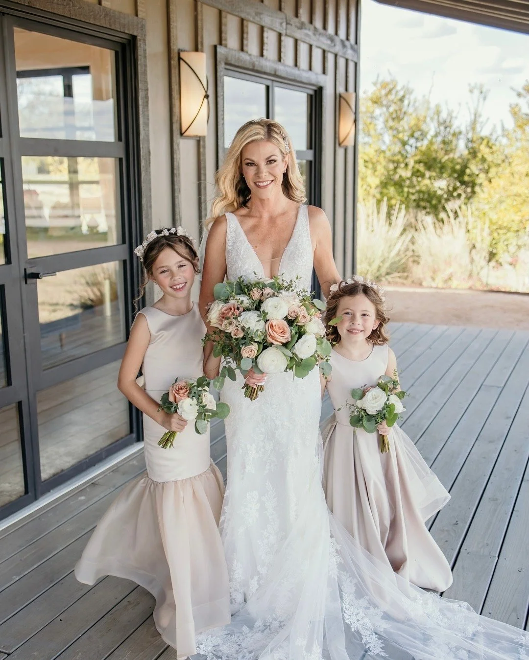 The sweetest little crew for the bride 👰🏼&zwj;♀️ 💕

Hair + makeup by LUX artist - @mkbmayte
Venue - @twowishesranchevents
Photographer -  @timelesstx
Planner -  @weddingdaygirl