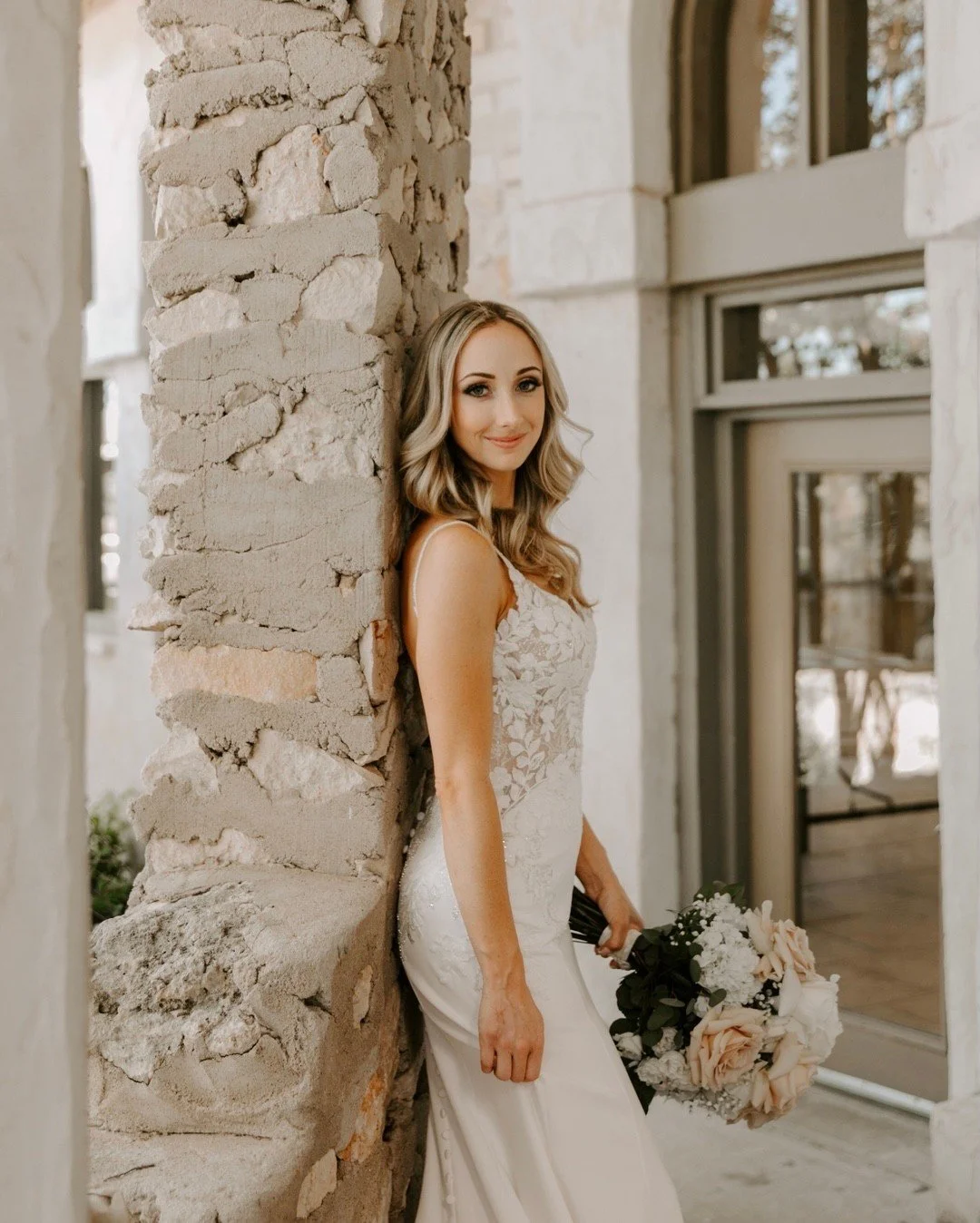 A quiet moment before she says &quot;I do&quot; 💍

Hair by LUX artist - @maritza.solorzano.stylist
Makeup by LUX artist - @makeupartistveronica
Venue - @villa_antonia
Planner - @3ofcupsevents
Photographer - @daniiiiquiroz