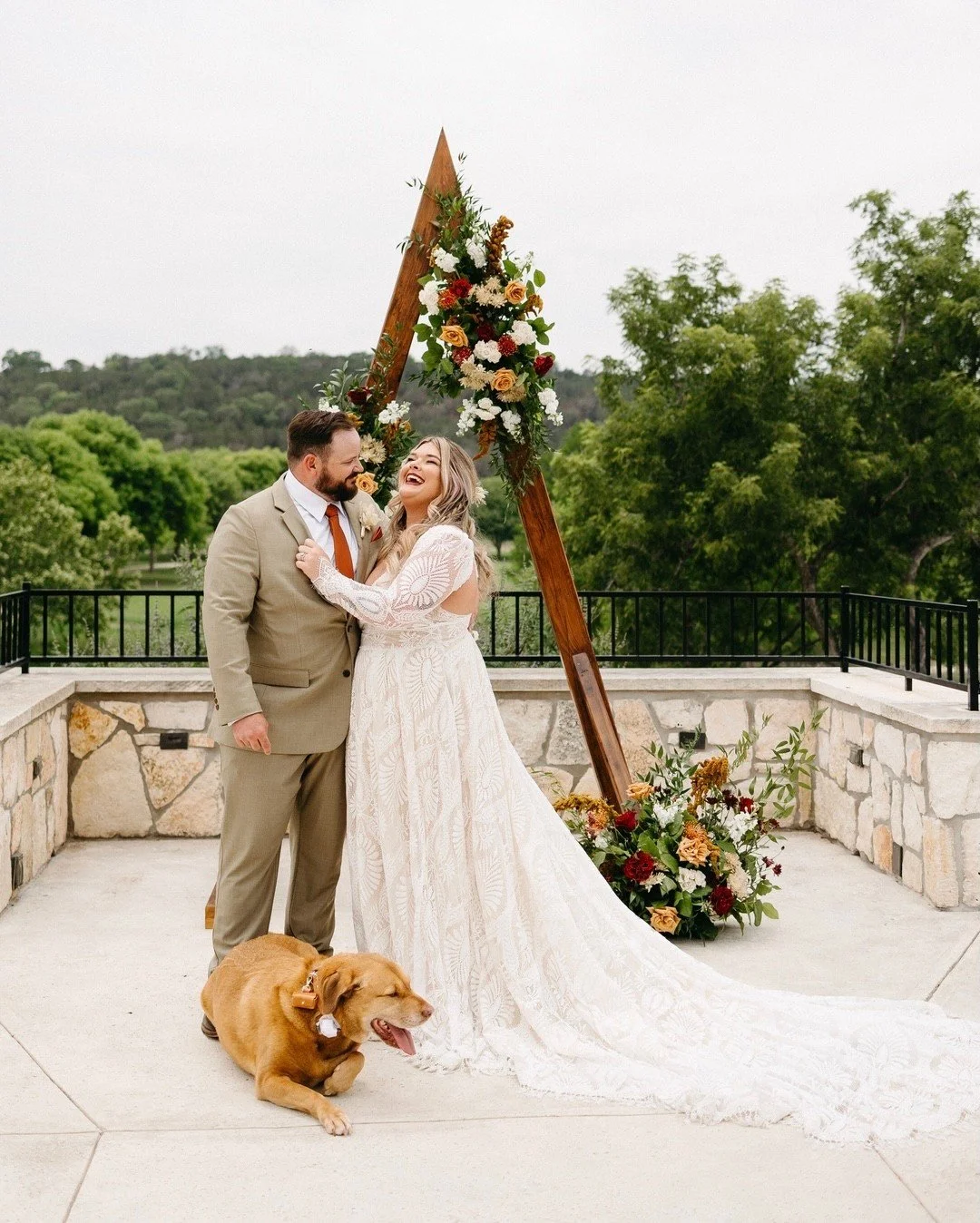 The sweetest 🥰

Hair by LUX artist - @gatheredbeautybygabrielle
Makeup by LUX artist - @aviellejaybeauty
Venue - @senderasprings
Planner - @tbwcreativestudio
Photographer -  @leahthomasonphotography
Catering - @vivere_catering
DJ - @dj_laurie
Cake -