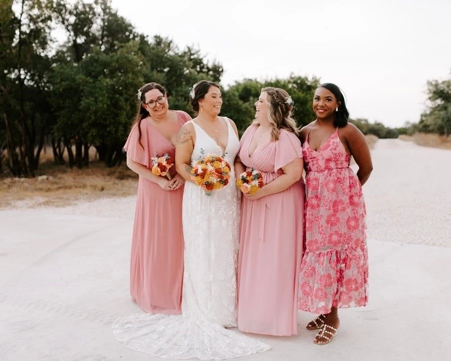 Wedding party understood the assignment 💕

Hair by LUX artist - @penelopembeauty
Makeup by LUX artist - @jenaaartistry
Photographer -  @morgan_elise_photography
Bridal gown - @vowdweddings
Floral - @solawoodflowers