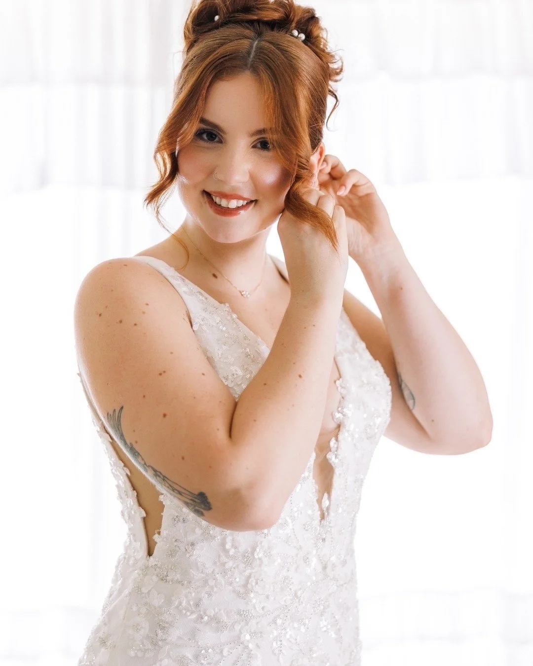 The bride, but make it iconic 🤍

Hair by LUX artist - @hairbyrachelgalindo
Makeup by LUX artist - @dolledbyv
Venue - @thegreenhouse_driftwood
Planner -  @bluemooneventstx + @elopeinaustin
Photographer - @LaceyandLeePhoto
Videographer - @rachelkleinv