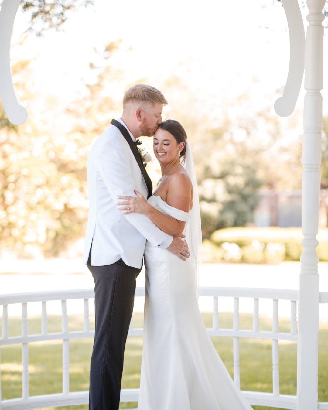 Just married 💍

Hair by LUX artist - @shearly_beloved_ 
Makeup by LUX artist - @vickidoesmakeup
Venue - @barrmansion
Planners -  @asherandanchor
Photographer - @thebirdthebear 
Floral - @poppyflowersco
