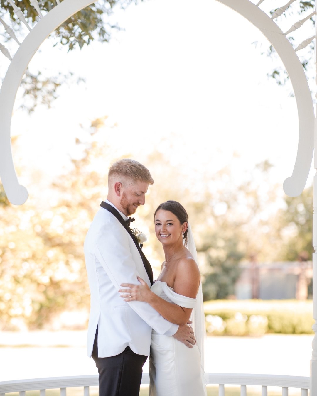 Just married 💍

Hair by LUX artist - @shearly_beloved_ 
Makeup by LUX artist - @vickidoesmakeup
Venue - @barrmansion
Planners -  @asherandanchor
Photographer - @thebirdthebear 
Floral - @poppyflowersco