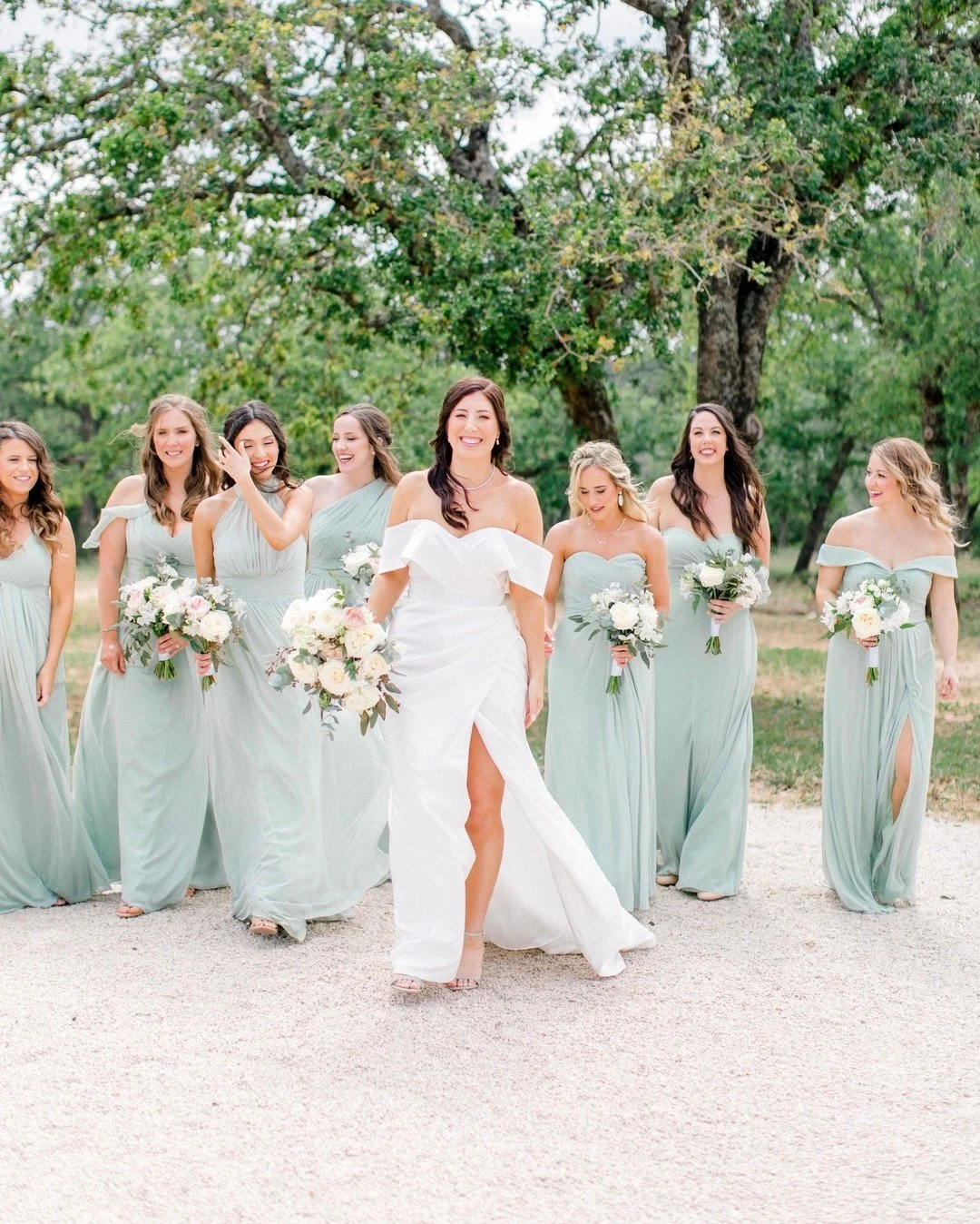 Days like this ✨

Hair by LUX artist - @maritza.solorzano.stylist
Makeup by LUX artist - @mkbmayte
Additional hair + makeup by LUX artist - @bella_m_u_a
Venue - @swallowseveweddings 
Planner - @watertowinehospitality
Photographer - @allisonjeffersass