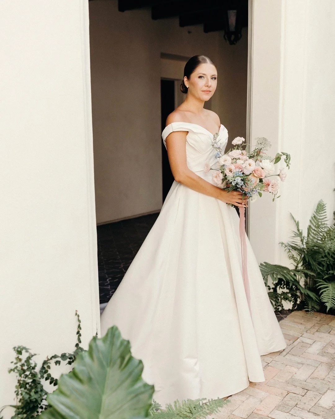 somebody&rsquo;s wife 💍

Hair by LUX artist - @tanya_beautyandbridal
Makeup by LUX artist - @randall_beauty
Get ready location - @commodoreperryauberge
Venue - @barrmansion
Planner - @thegroovyweddingco
Photographer - @gloriagoodephoto