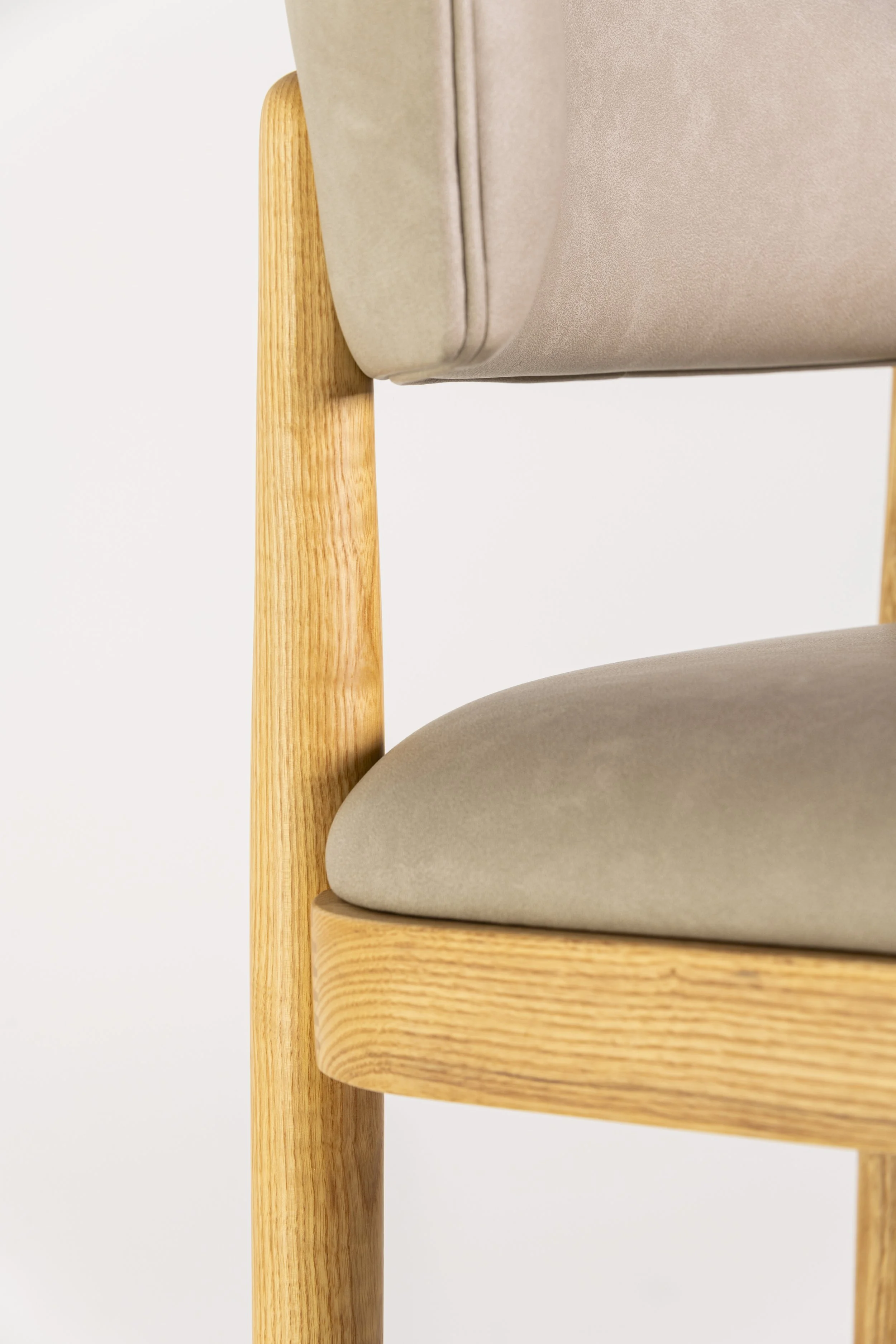 XU_ITO Bar Stool_1.jpg