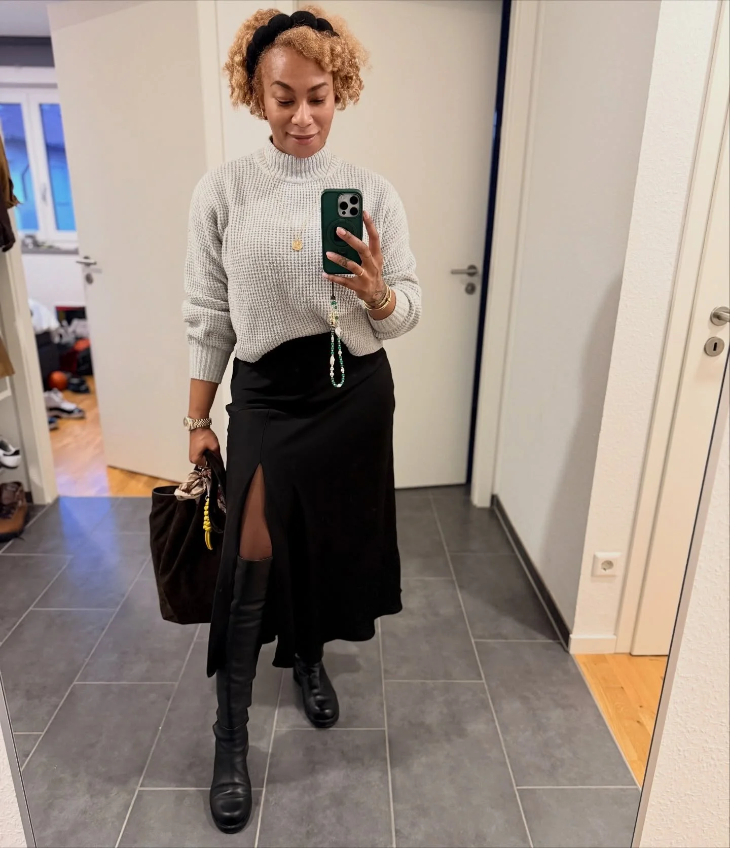 A few looks from this week, where skirts and dresses have been in heavy rotation. WHY?!? Cause they are EASY😉

#thesparklelee #lifestyledbysparkle #ootw #whatiworetowork #whatiwore #thechicminimalist