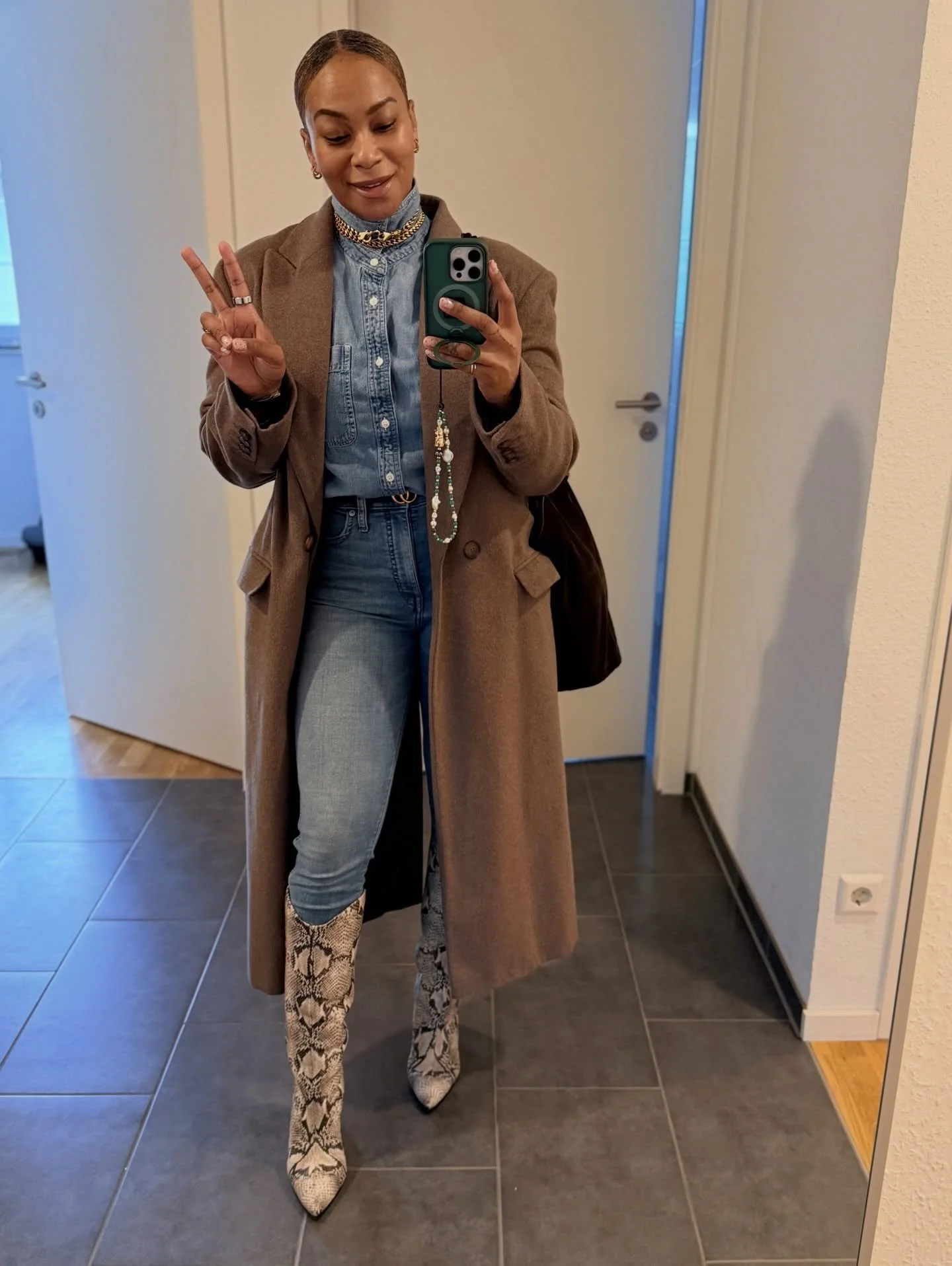 A few looks from this week, a random pilates selfie🤳🏾😜, and a few proud moments with my son☀️

#lifestyledbysparkle #thesparklelee #weekrecap #ootw #moments