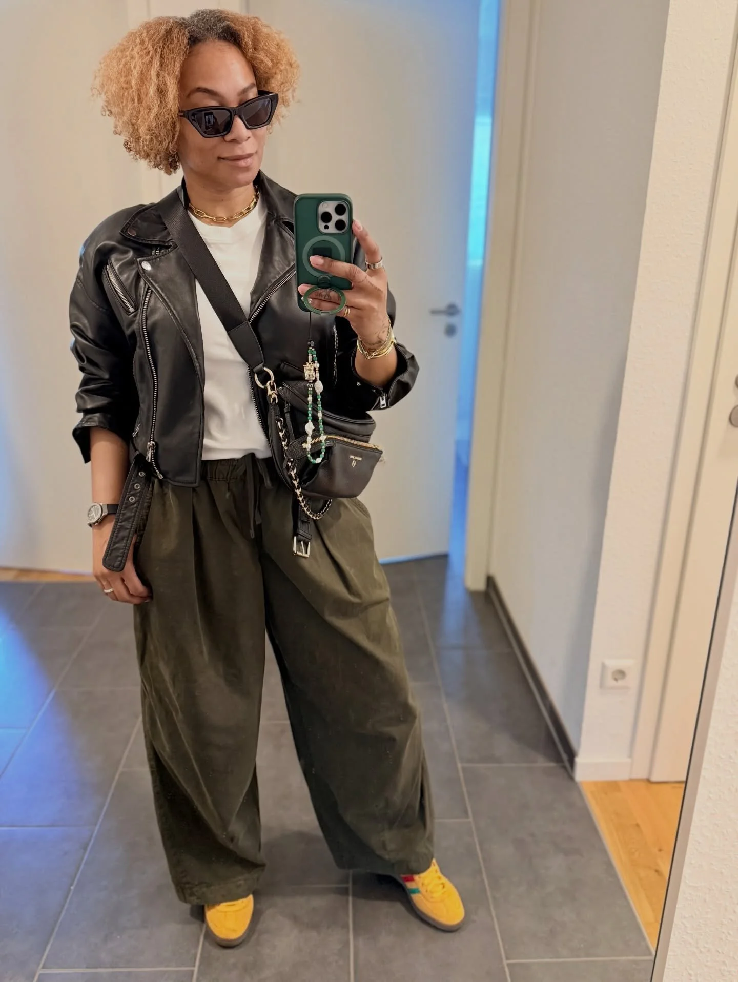 Out sick😷 this week, but a few easy looks from when I did go out. I&rsquo;m better now🙌🏾

#lifestyledbysparkle #thesparklelee #ootw #sickday