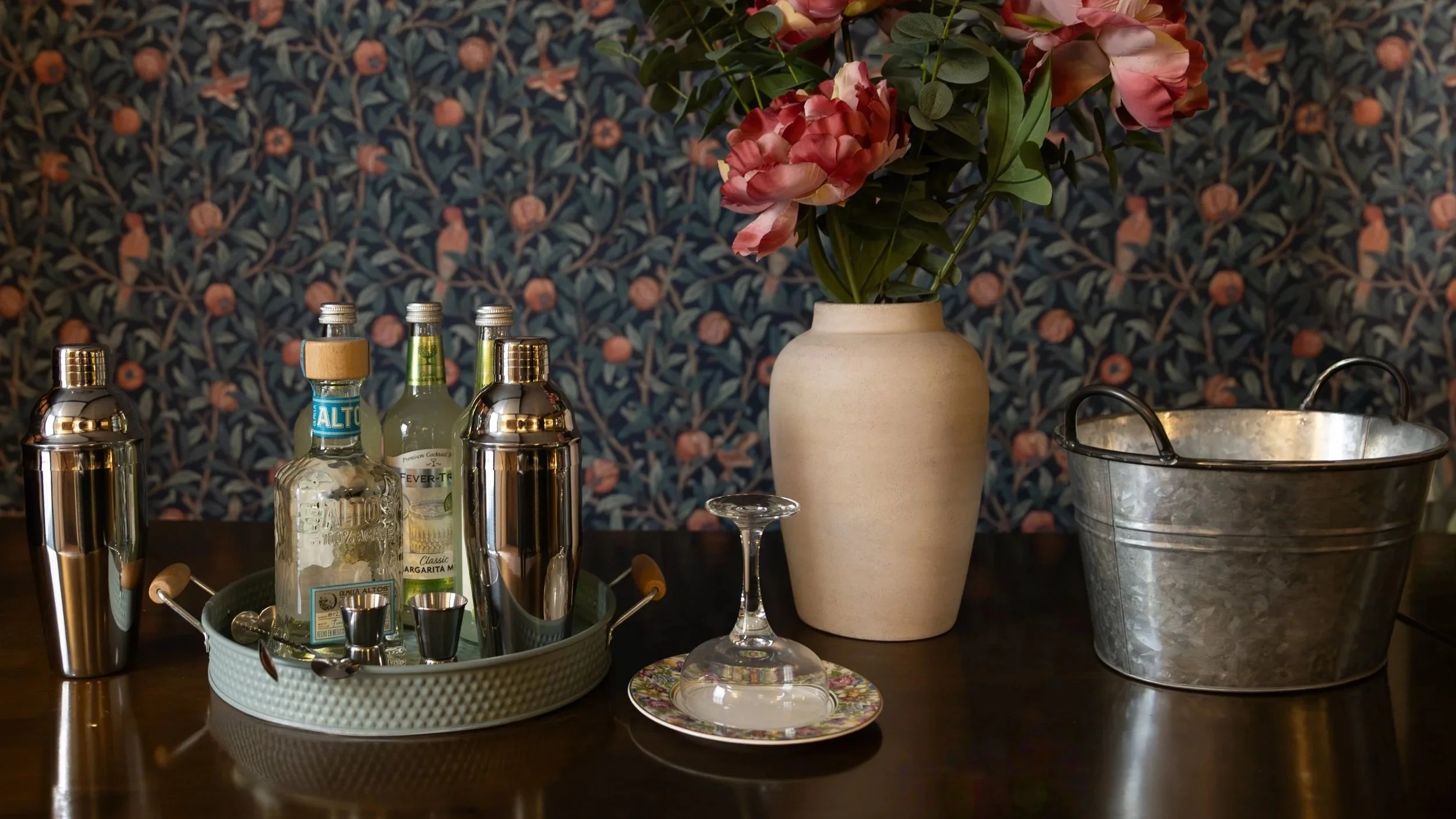 Make+your+own+cocktails.jpg