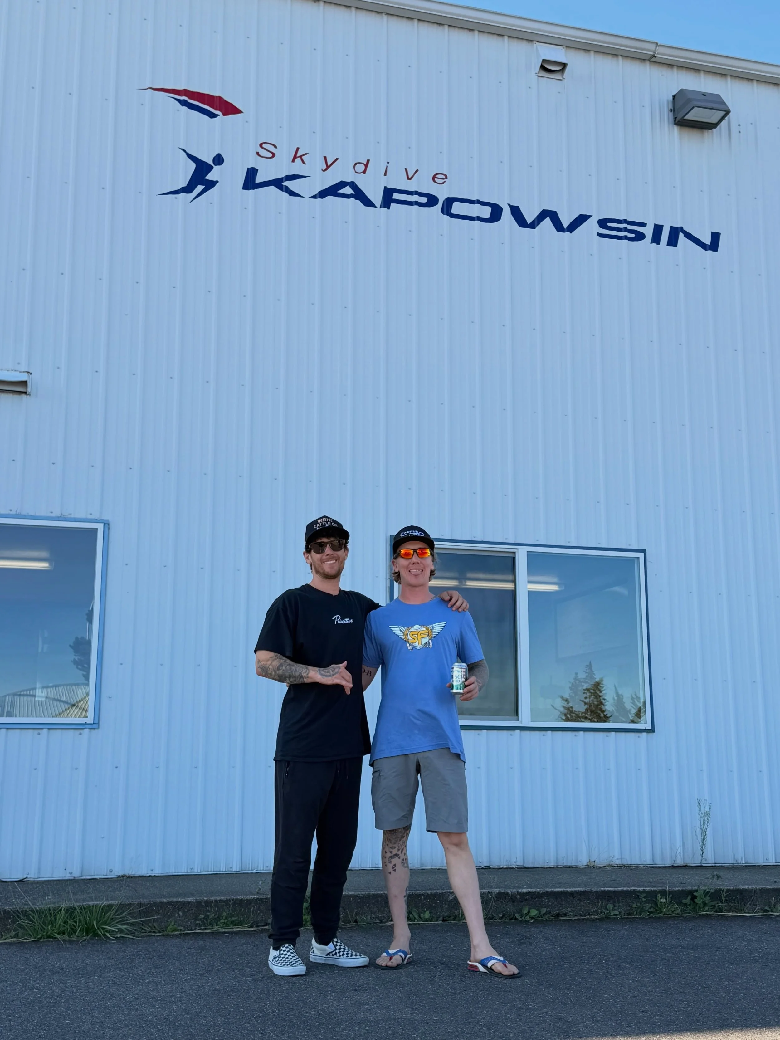 Hell yeah @bradley_d0n thanks for a fun day of just about everything! We worked on headdown, lay outs, flares, carving, and in slot transitions! Until next time🤘🤘 @skydivekapowsin #toughturkey
-
Want to improve your wingsuit flying? Shoot me a line