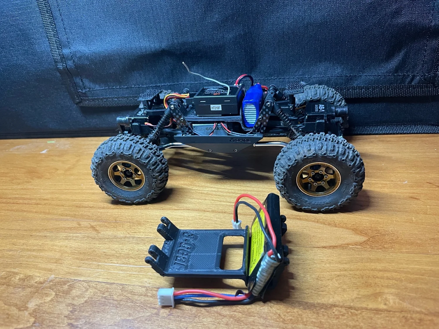 V2 LCG BATTERY TRAY FOR AX24 — 3 Gear Rc