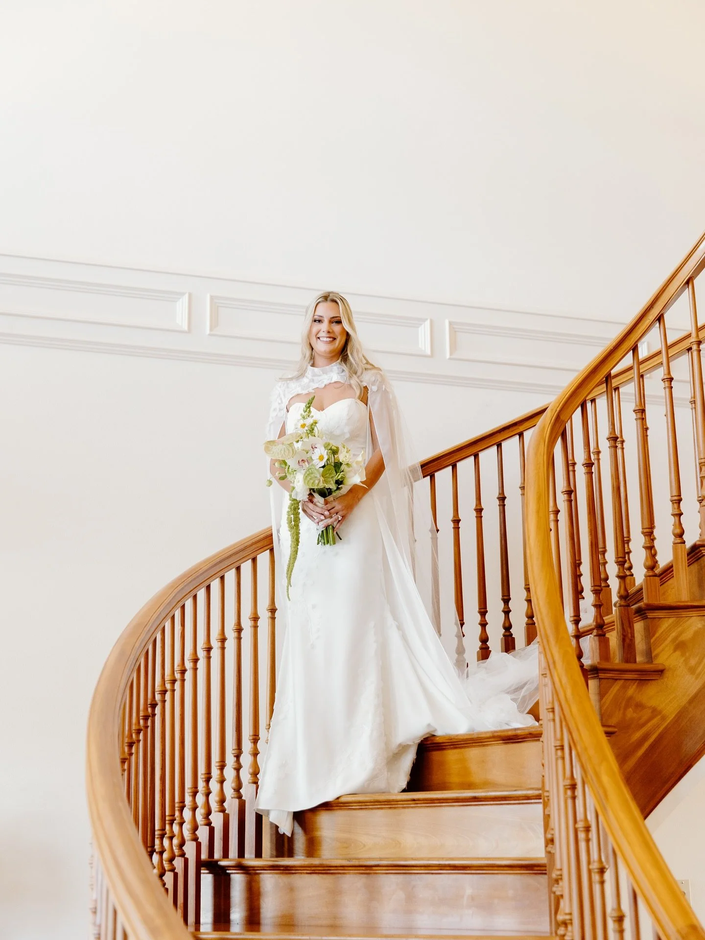 The Hale&rsquo;s💒🔔
&bull; 
Venue: @the_meadeaux 
Photographer + Videographer: @baleighmariephotography 
Florist: @welovemoss 
Hair + Makeup: @danielabellbeauty 
Entertainment: @youreasttexasweddingdj 
Catering: @torchystacos