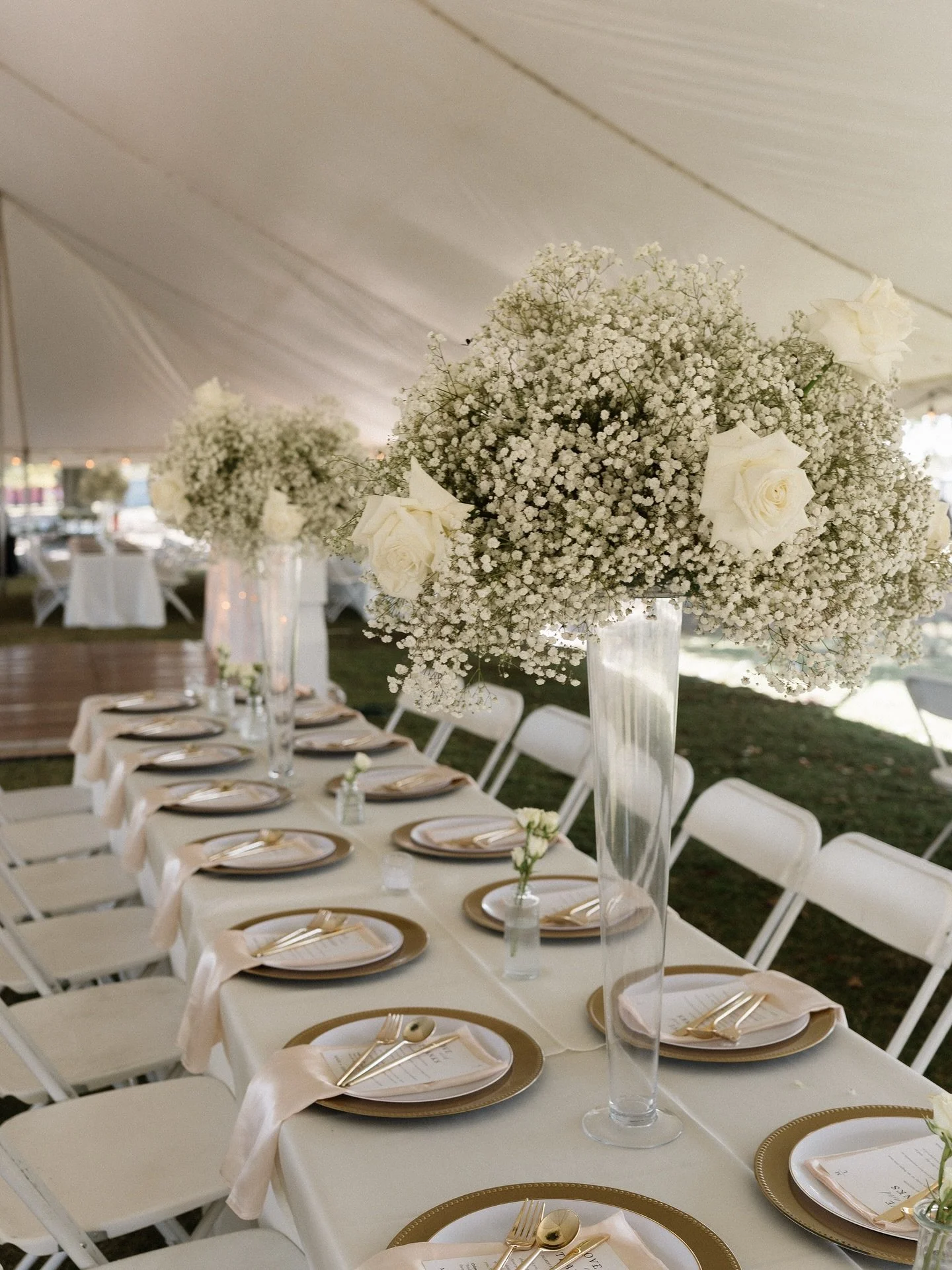 Details from The Manry&rsquo;s🫶🏼
&bull;
Photographer: @mayandsonsphotocinema 
Florist: @laureleventstx 
Marquee Letters: @seacreationsco 
Entertainment: @djvictexas