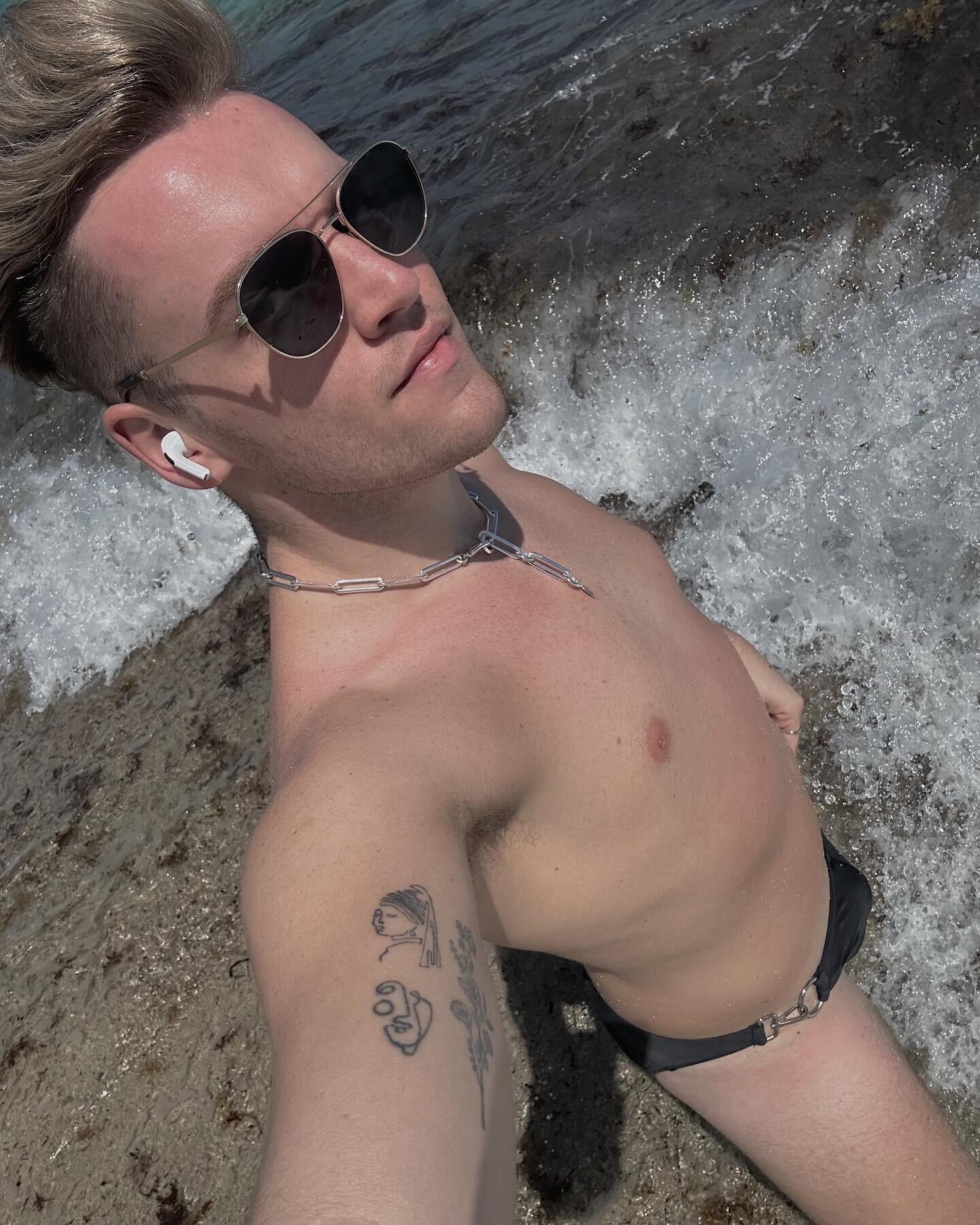 Spring BREAKING the INTERNET. 
Is this considered thirst trapping?!