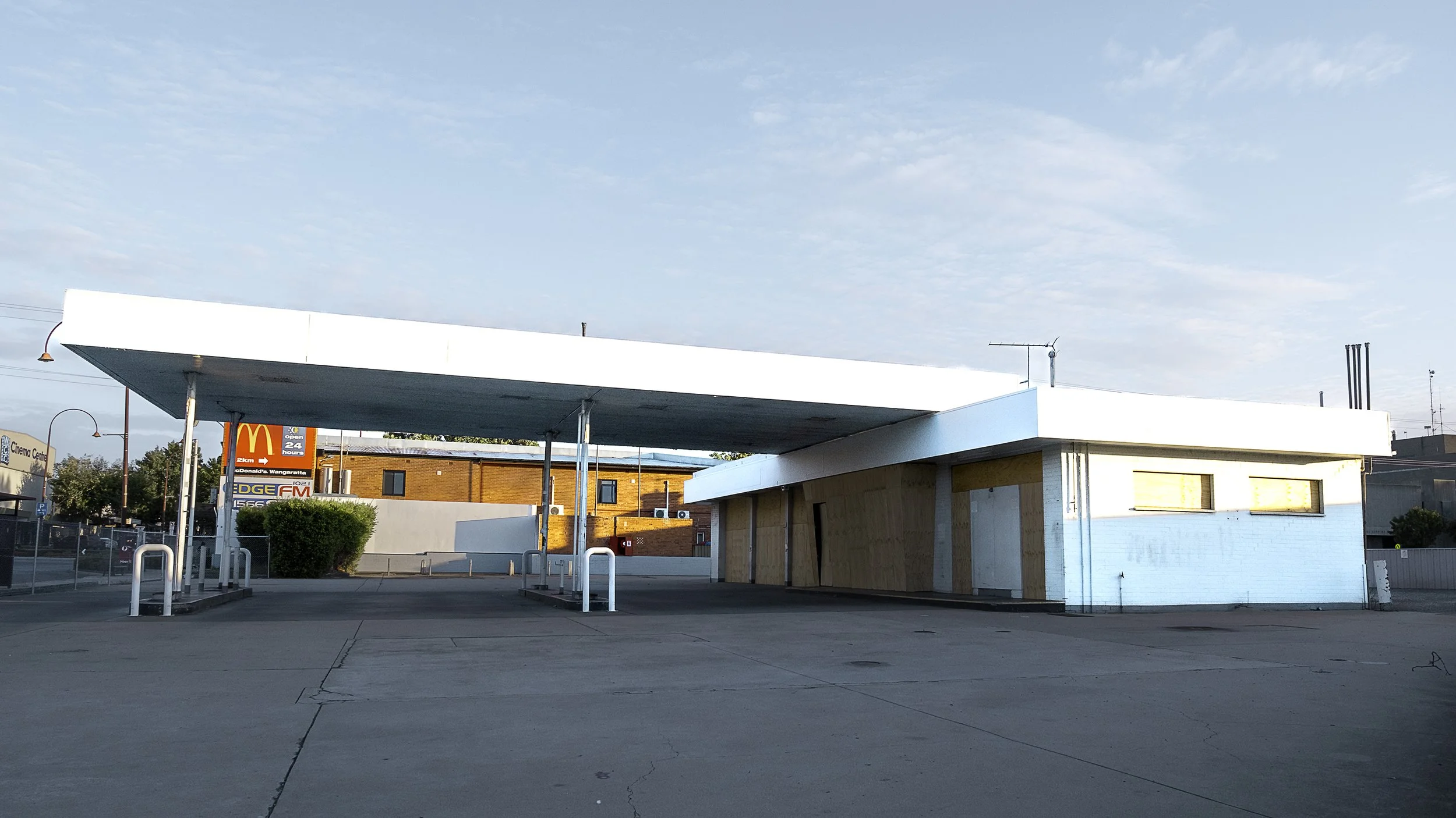 Abandoned petrol station in Wangaratta.
