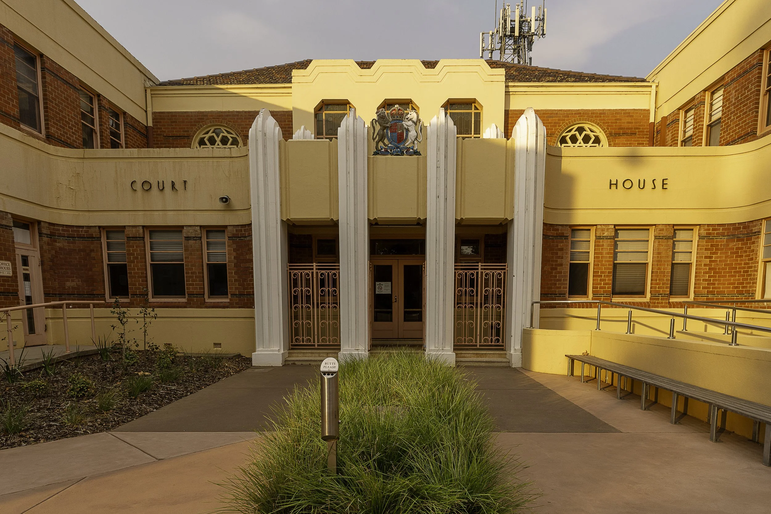 Wangaratta Court House in part sun.