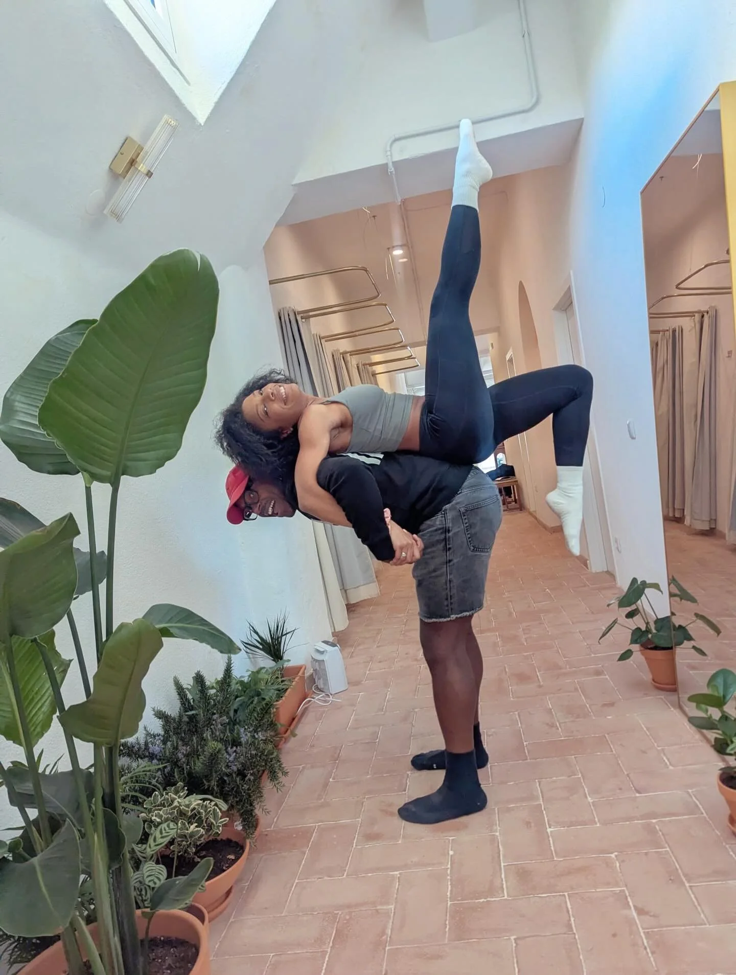 Are you looking for something to do this weekend ? 

Come hang at The Muse for good times good vibes and good Pilates 😉