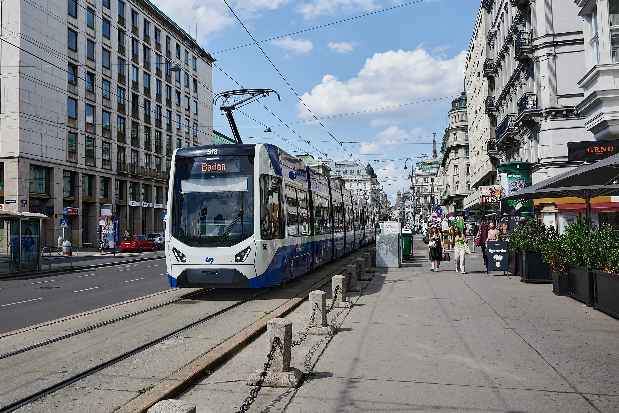 A | Vienna Tram On a Sunny Day | James Zeman | Score: 17