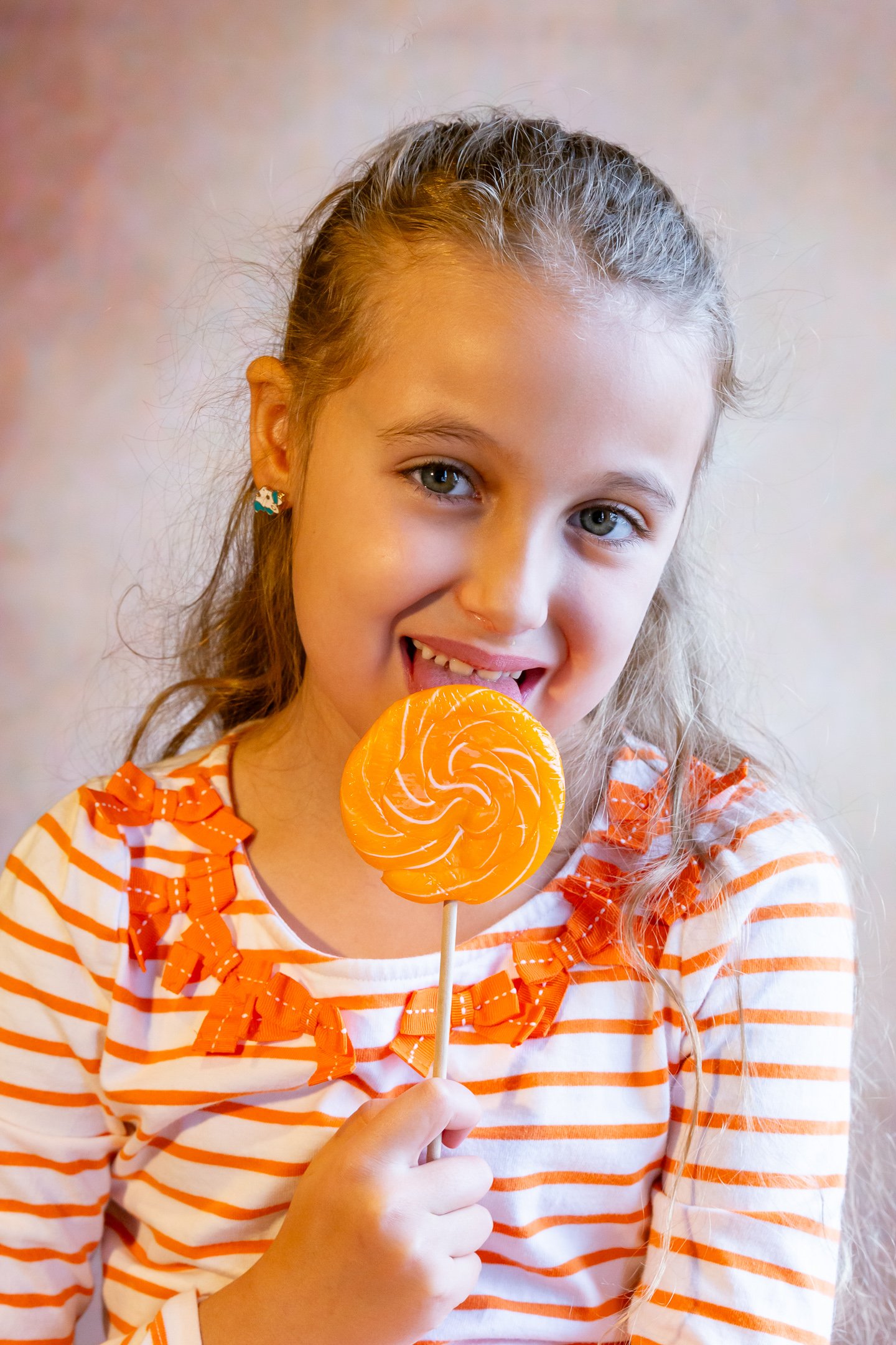 P | Lollipop Smile | Jan Lewis | Score: 23