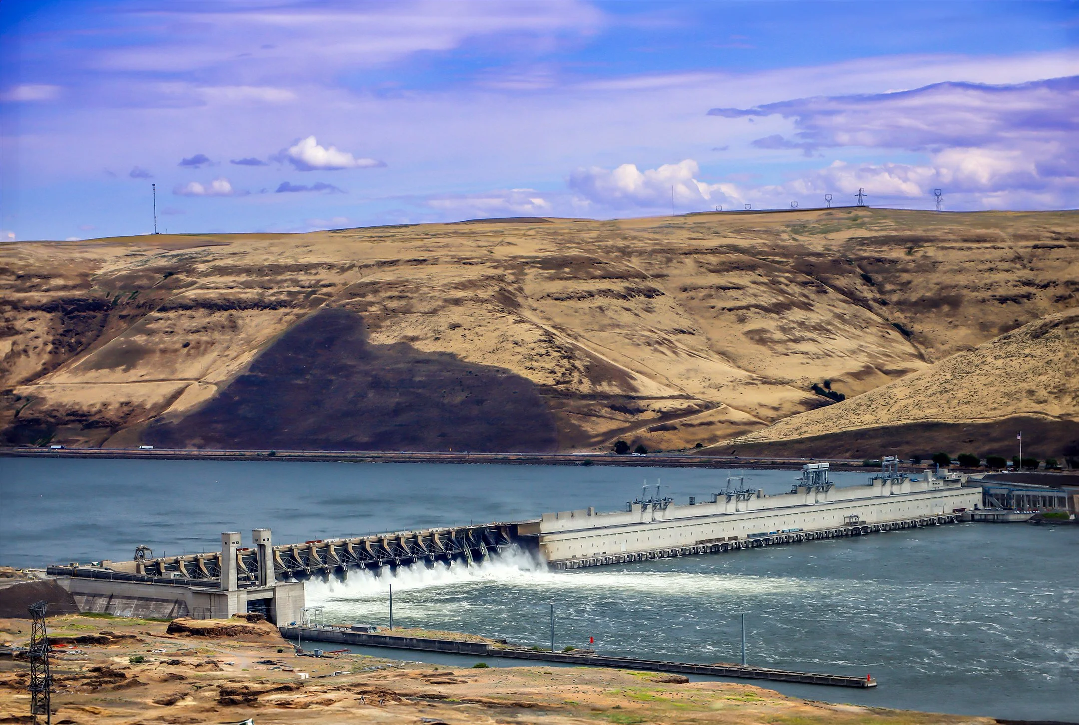 O | Columbia River Dam | Della Landheer | Score: 14