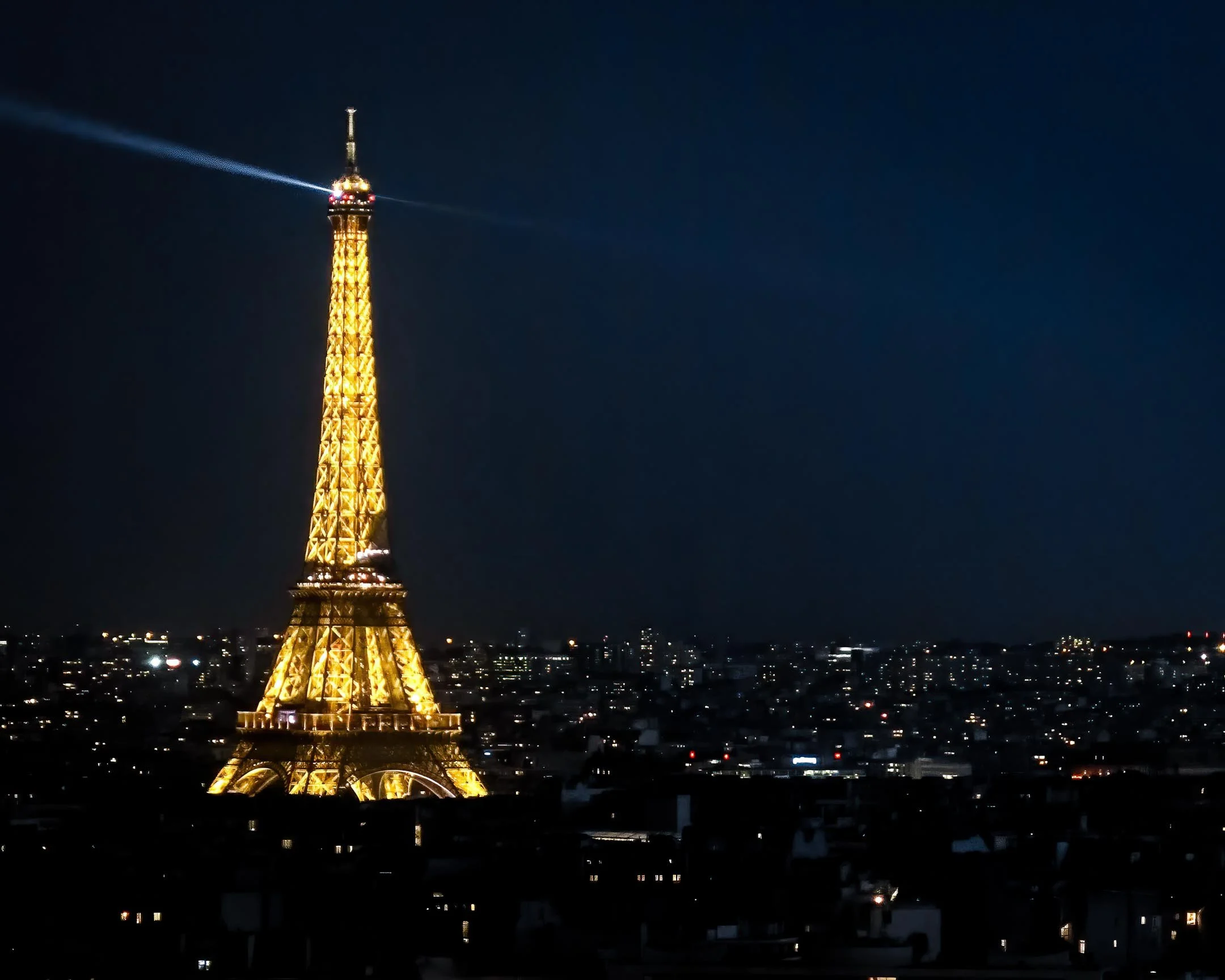 S | Paris By Night | Mike Bergeon | Score: 18