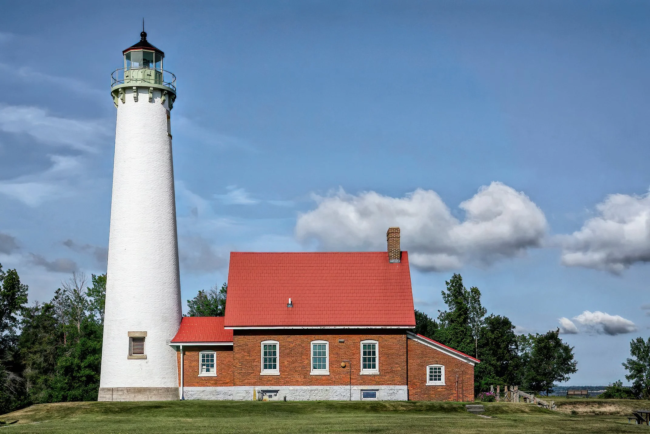 O | Tawas Point Lighthouse | Diane Charvat | Score: 21
