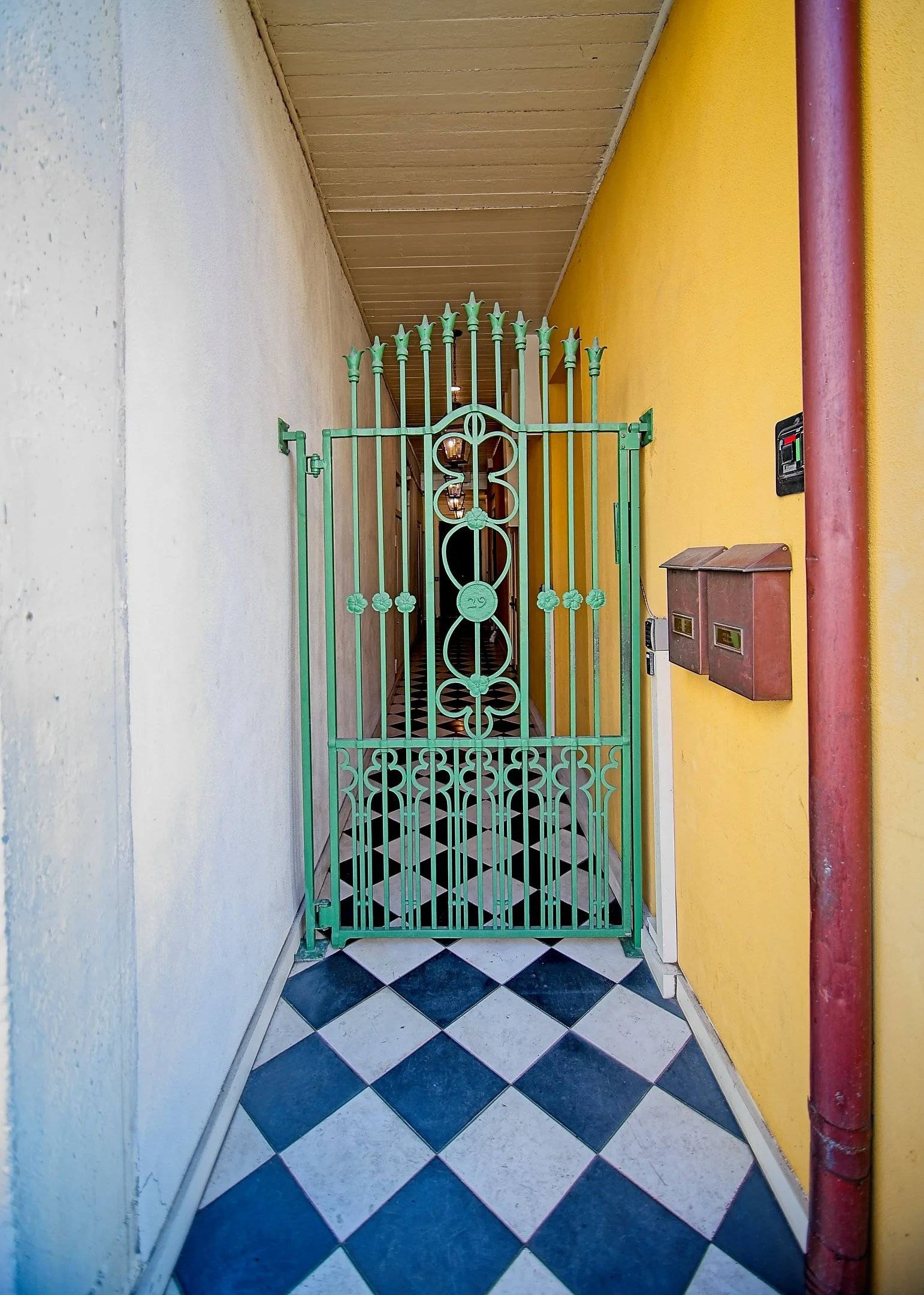 O | Broad Street Alley | Michael Koole | Score: 18